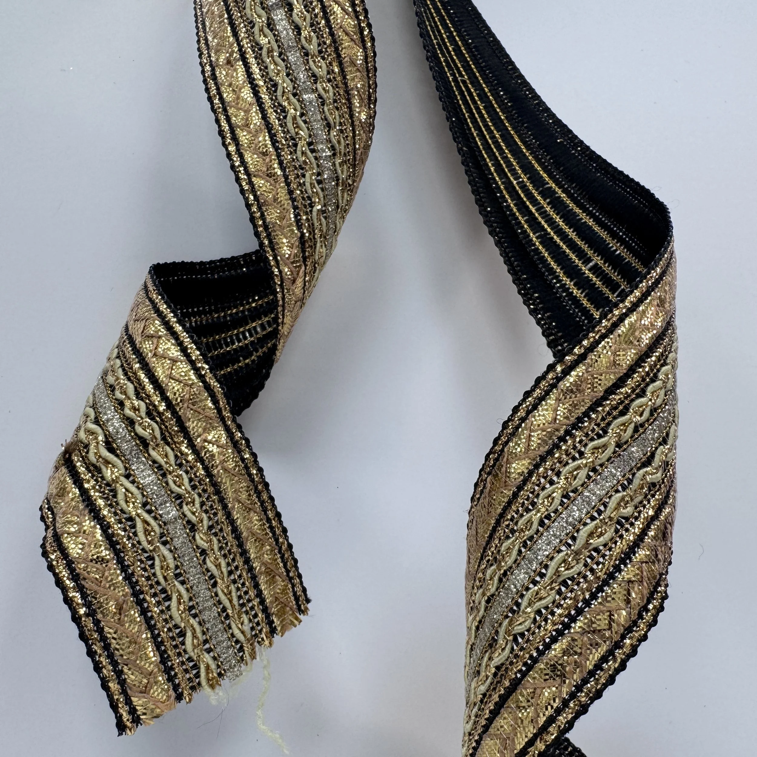 Timeless Border Lace