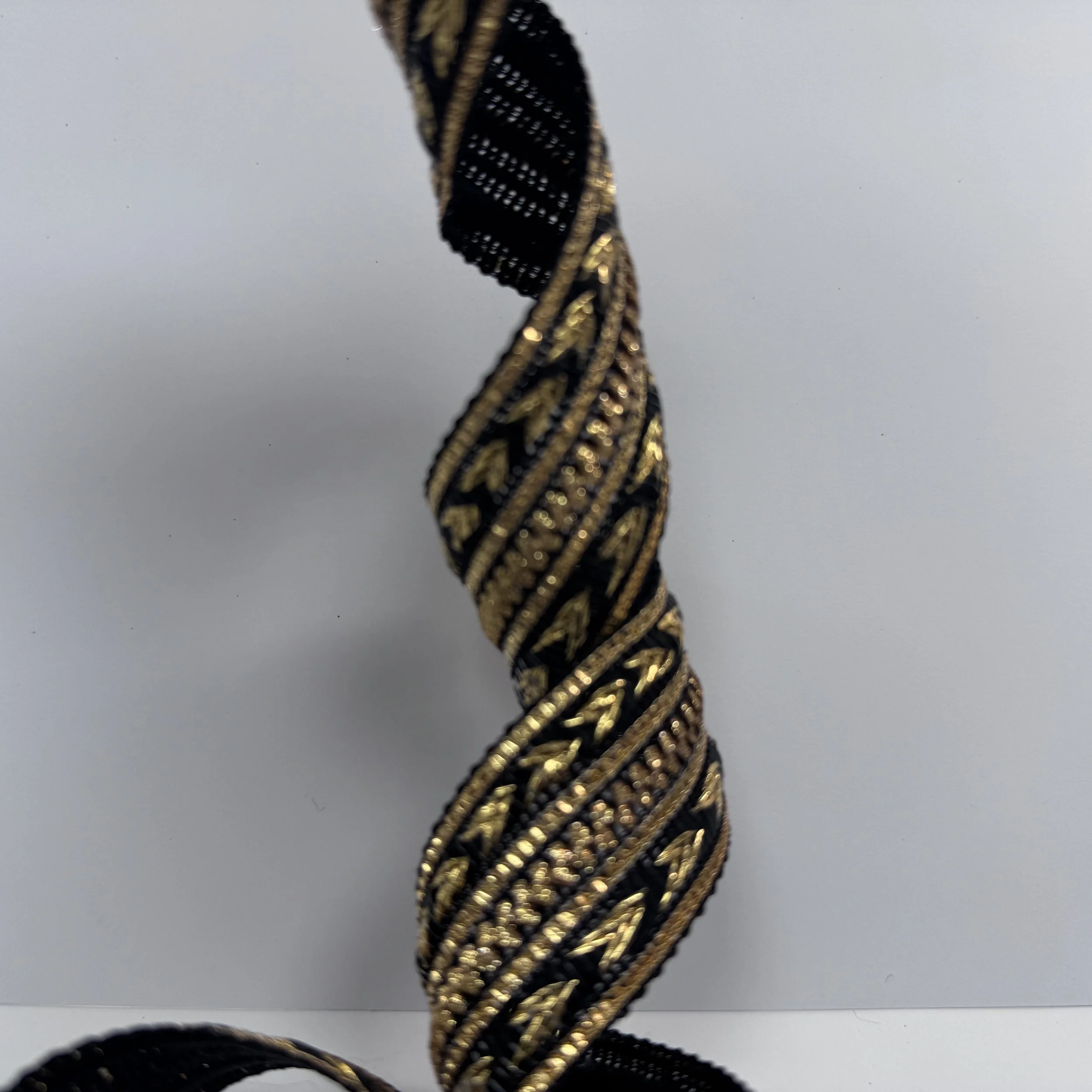 D#3651 - BLACK GOLDEN (4).JPG