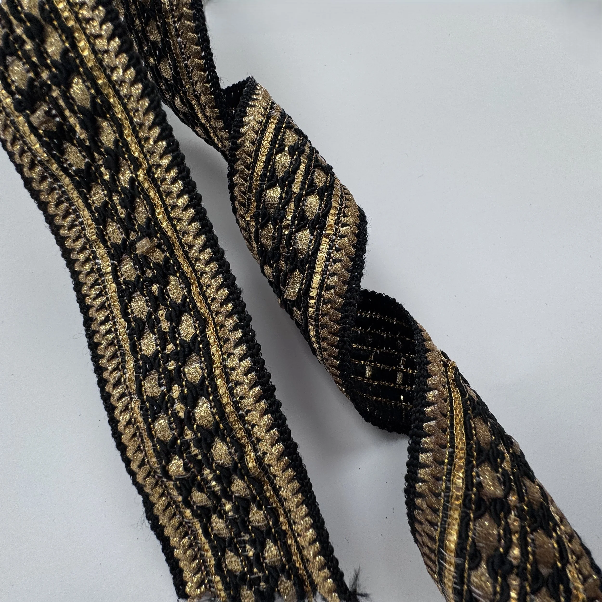 UC-LT-5919-GOLDEN BLACK (1).JPG