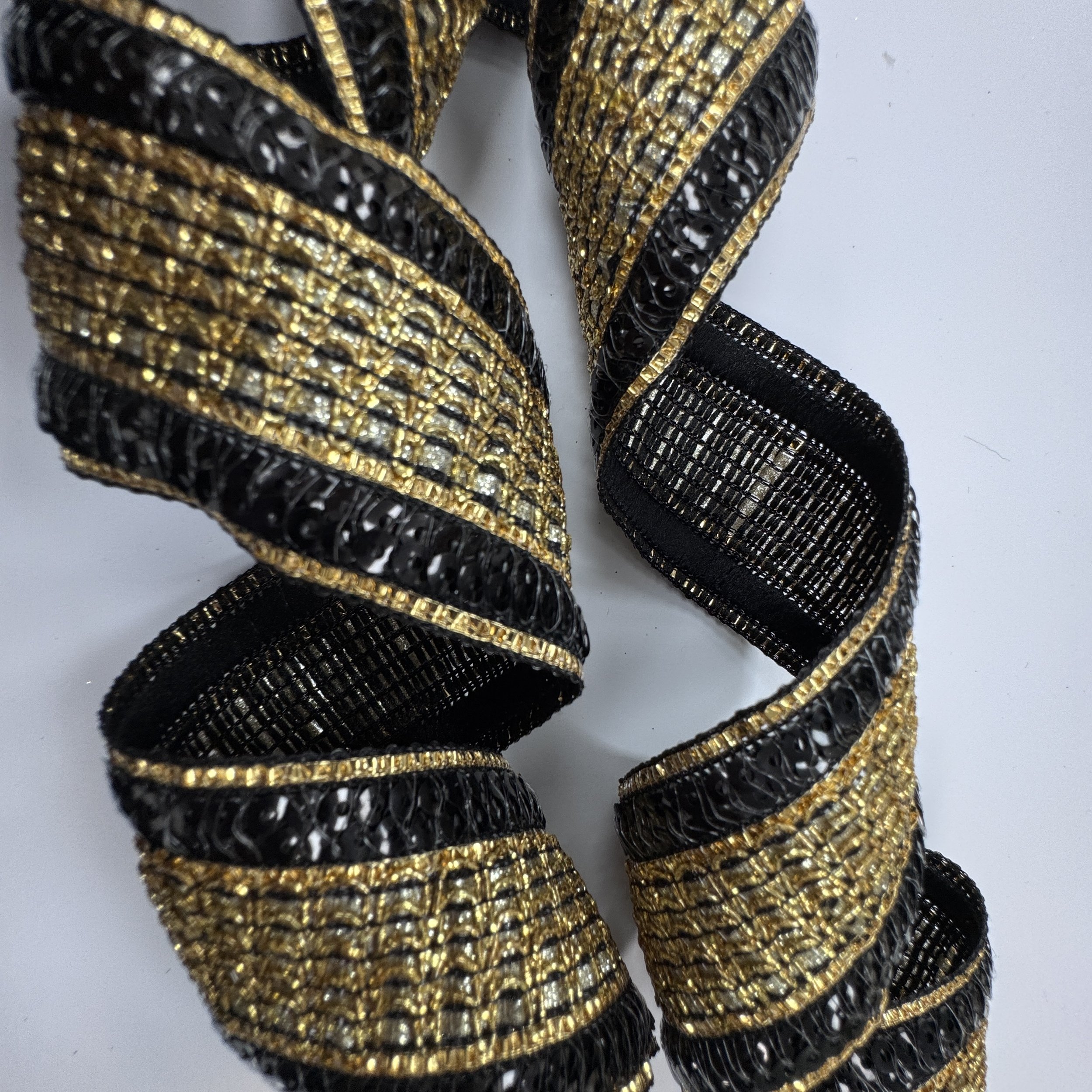 UC-LT-5918-GOLDEN BLACK (1).JPG