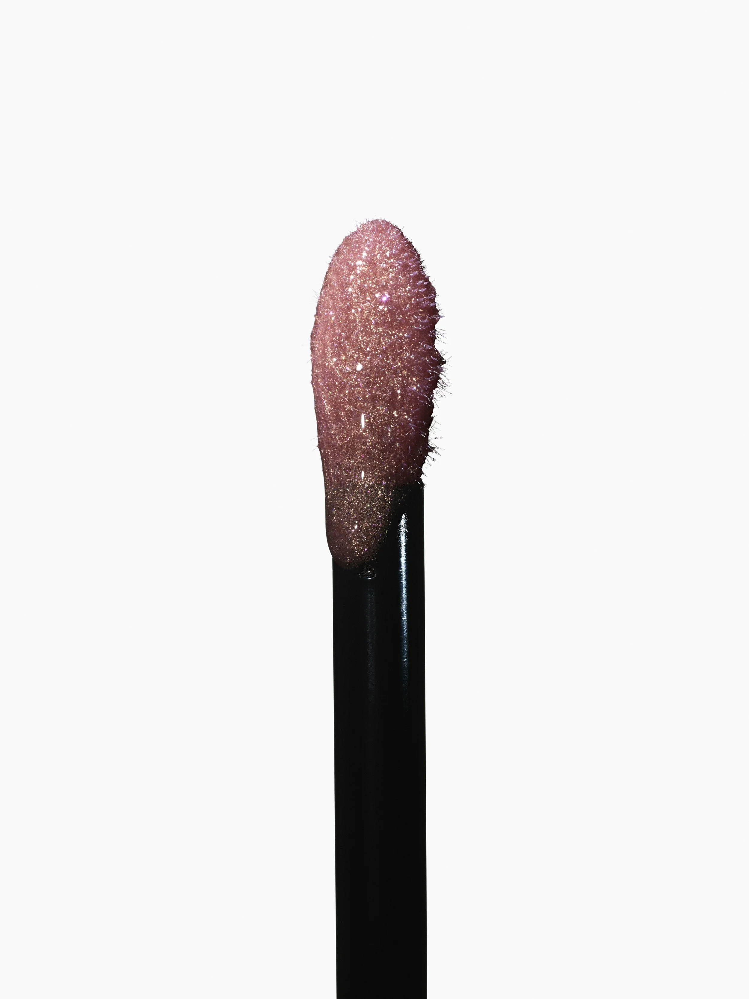 TFB_F26_SS26_Gloss_Luxe_Texture_Applicator_Macro_RGB.jpg