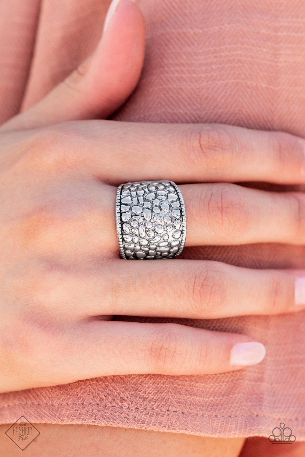 52898_1ring_Model_1.jpg