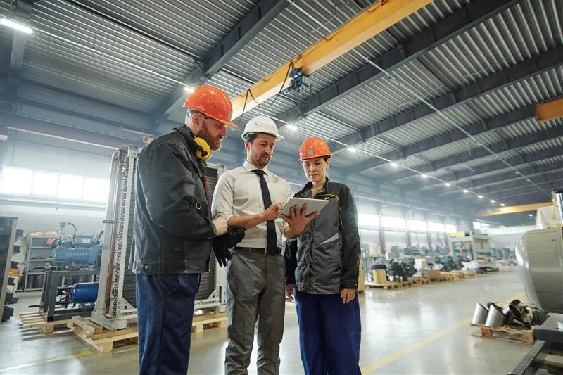 Desde 2026 el SAT puede realizar visitas domiciliarias para verificar la materialidad de CFDI. Conoce etapas, plazos, efectos y publicación en DOF.