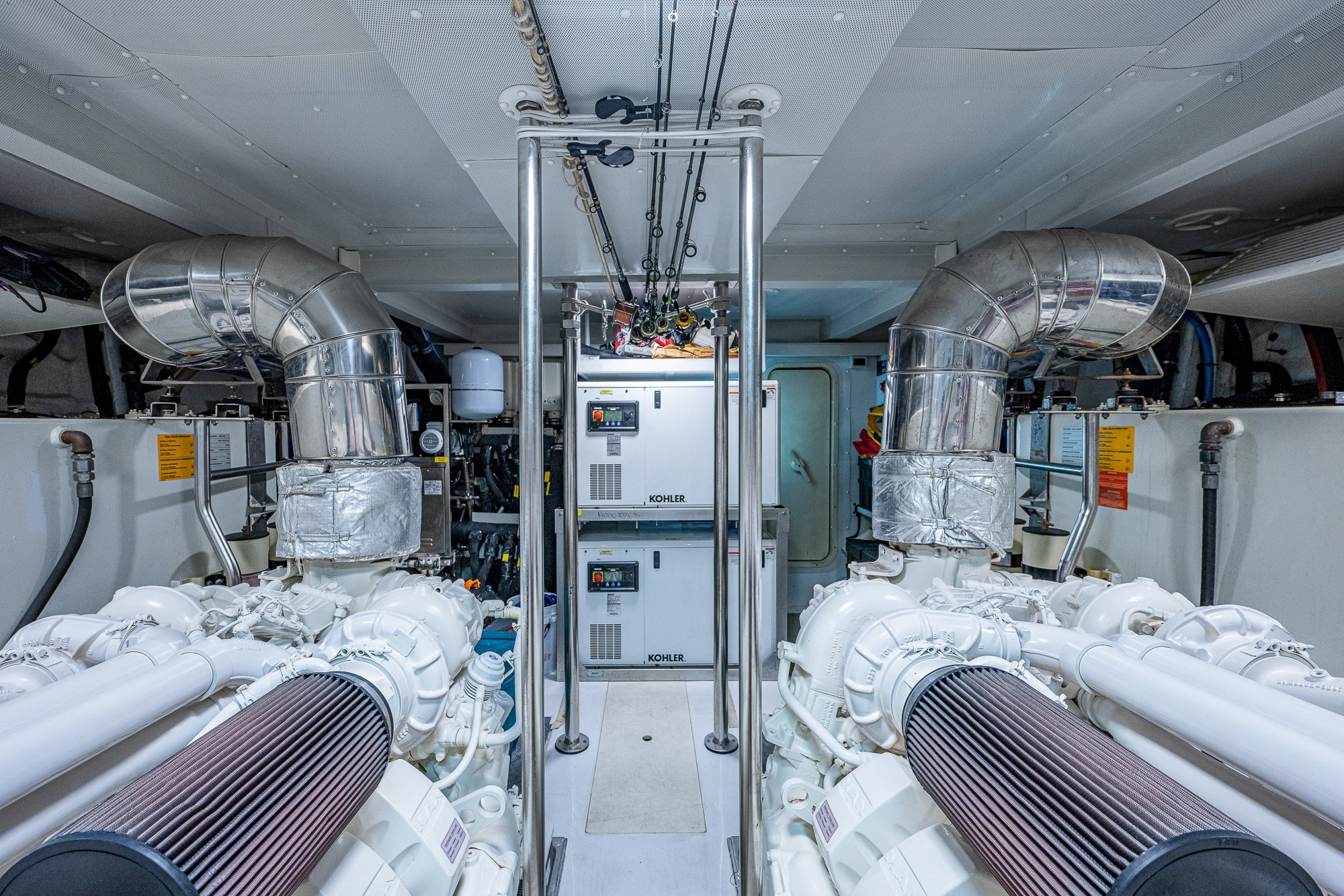 72_azimut_stasea_engine_room_8.jpg