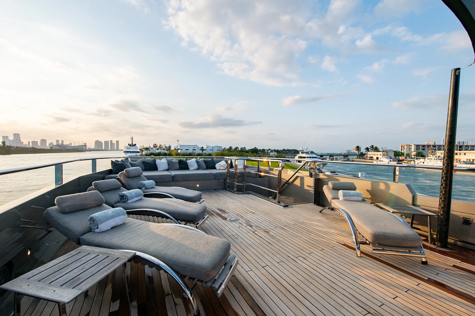 Mizu_Sky Deck22.jpg