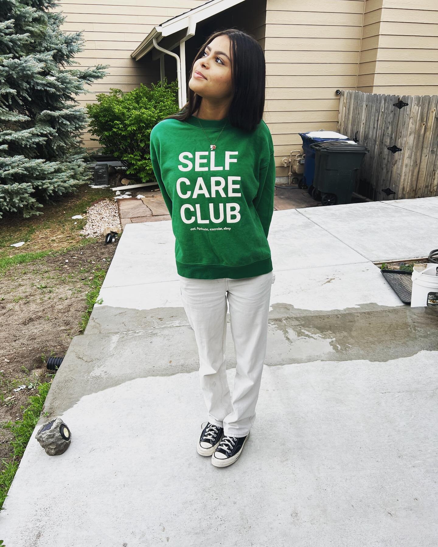 💚My niece wore this outfit earlier this week and my first thought was where do I get the same outfit? 
My second thought was the importance of mental health in our youth. She confirmed the hardships teens have faced since the pandemic hit. 
I was pr