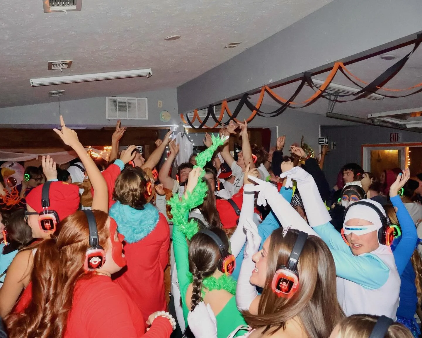 🎃silent but spooky🪩
recap of all the fun we had at our silent disco