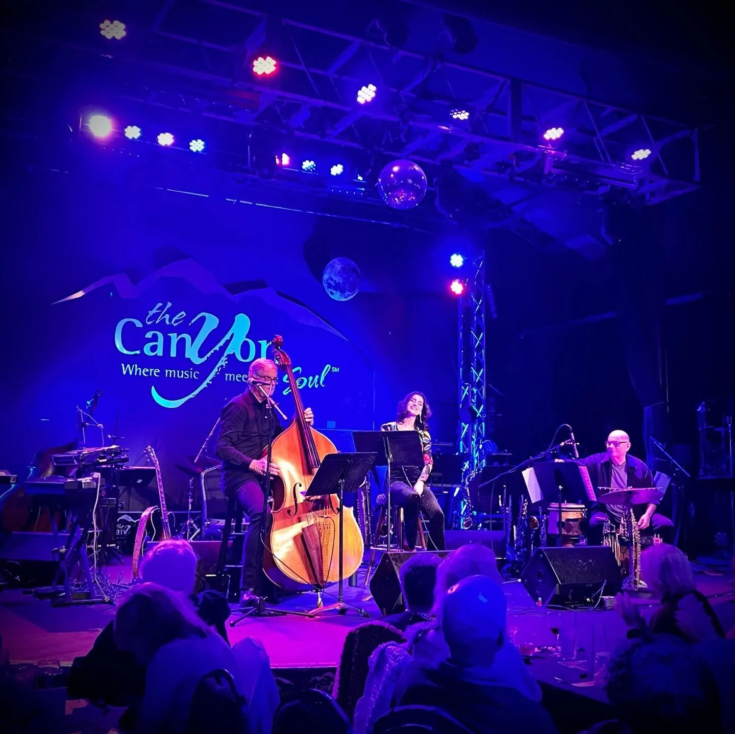 ✨Return to The Canyon!✨

Thank you to @canyonagoura and #michaelfalcone for inviting us back on Friday to help warm up the stage for the wonderful Walt Johnson Frank Sinatra Tribute Band once again!🎺

I had so much fun kicking off the New Year with 