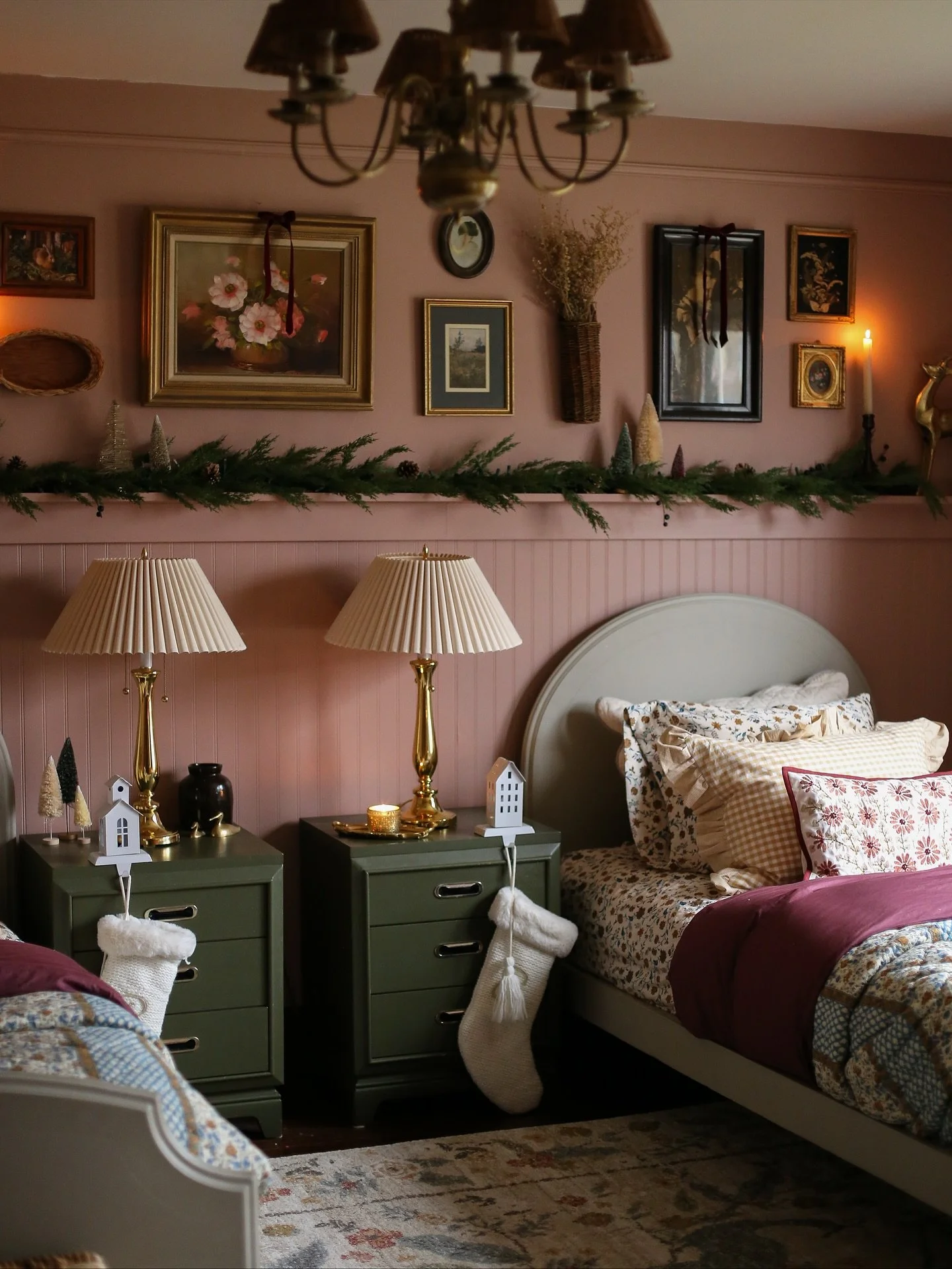 Get ready for some holiday cheer! 🎄✨ 

I'm sharing some of our favorite Christmas decorations from last year. 

When do you start decking the halls - November 1st or after Thanksgiving?

-

Shop all our holiday finds on LTK or over on the blog - lin