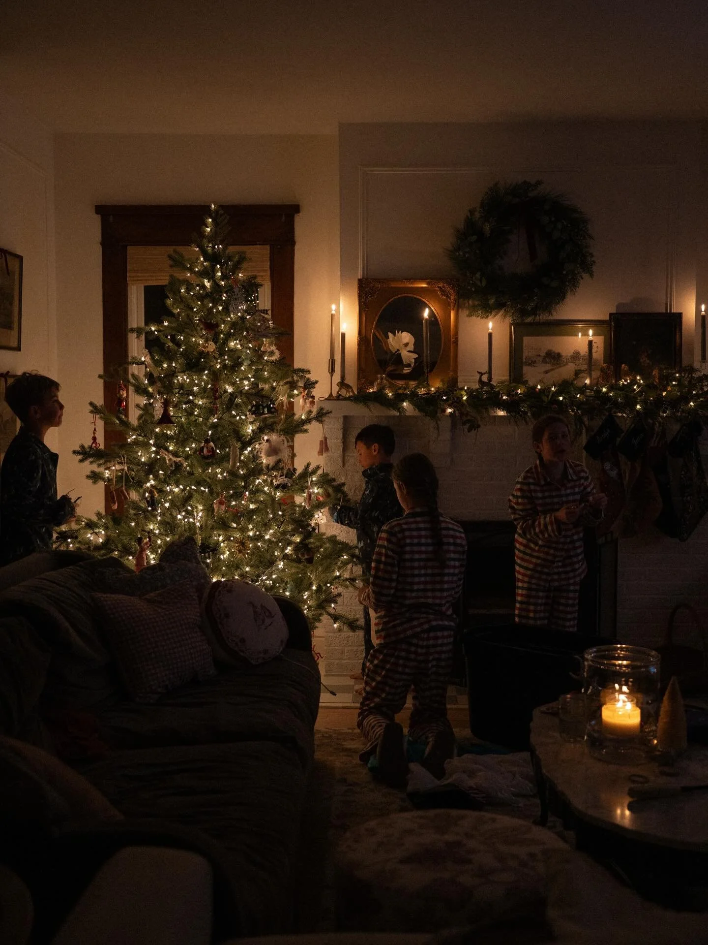 We&rsquo;ve had the tree up for almost a month (just rocking the twinkling lights) but we waited till this weekend to hang the ornaments. 🎄

We don&rsquo;t do an &ldquo;aesthetic&rdquo; tree&hellip;.instead, each ornament is like a historical artifa