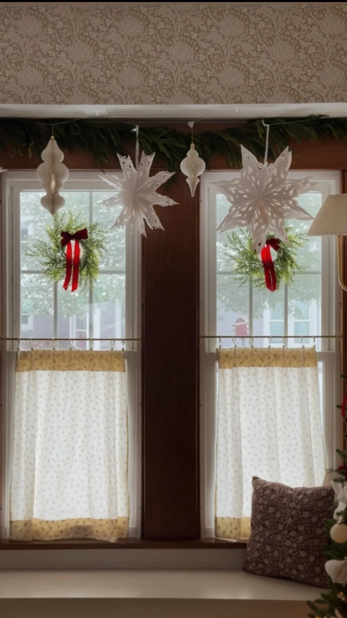 Cozy Cottage-Inspired Christmas Decor: Affordable Amazon Paper Finds I’m Loving