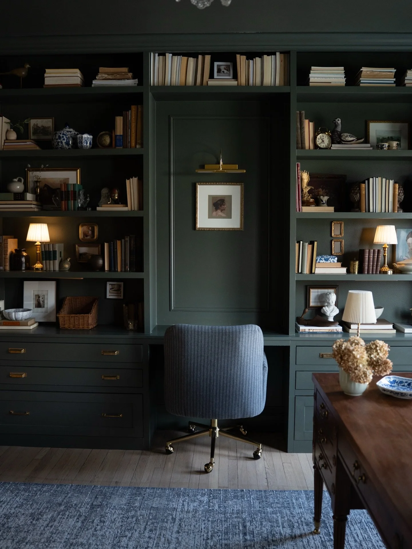 A peek into a few of my favorite corners of our 1920s Craftsman home 🏠 

-

#HomeDetails #LayeredHome #InteriorInspo #VintageInspiredHome #KindredHomestead
