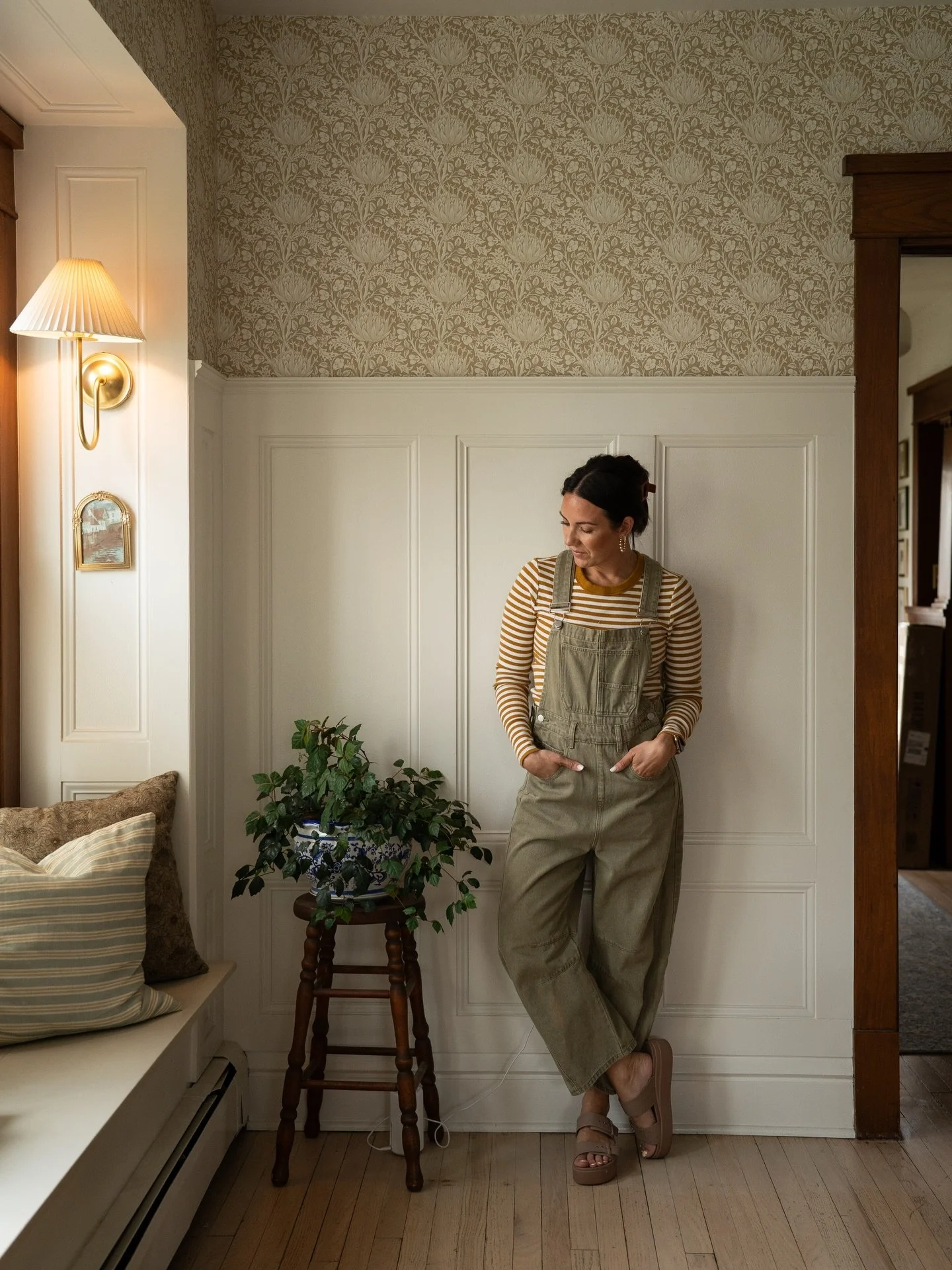 I got to work in the greenhouse for the first time this weekend and it was glorious! While transplanting an indoor plant is nothing to bat an eye at in the grand scheme of things, just working in this space felt so good for my soul. 

And I wore some