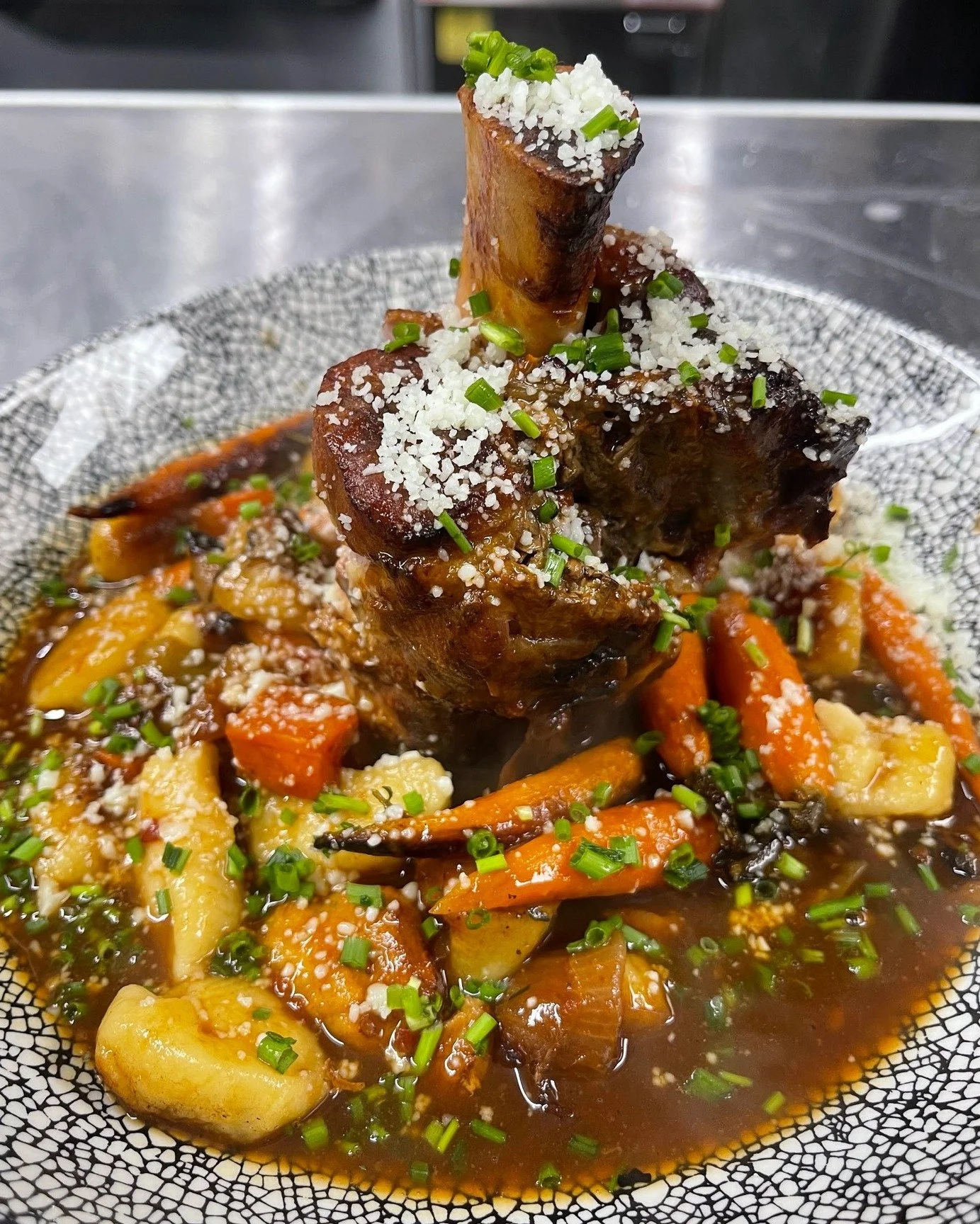Cool days, warm dinners 🥕🍽 Will we see you for dinner this weekend? Make sure to reserve your table through the link in our bio!