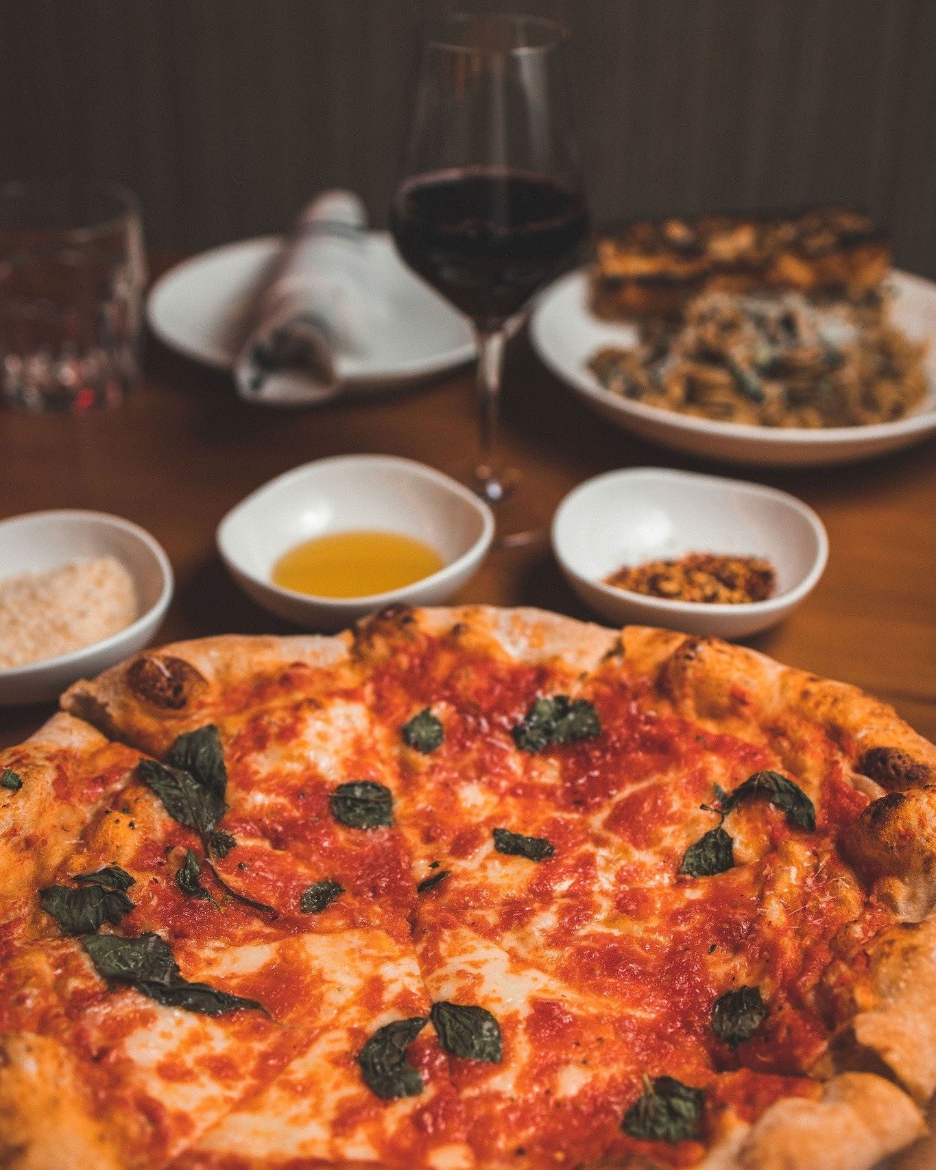 It&rsquo;s Monday and you know what that means 🎶🎤

Live music tonight from 5:30&ndash;8:30 PM with The Ende Brothers! Grab a table, pull up a seat at the bar, and enjoy a great night of music. 🍻