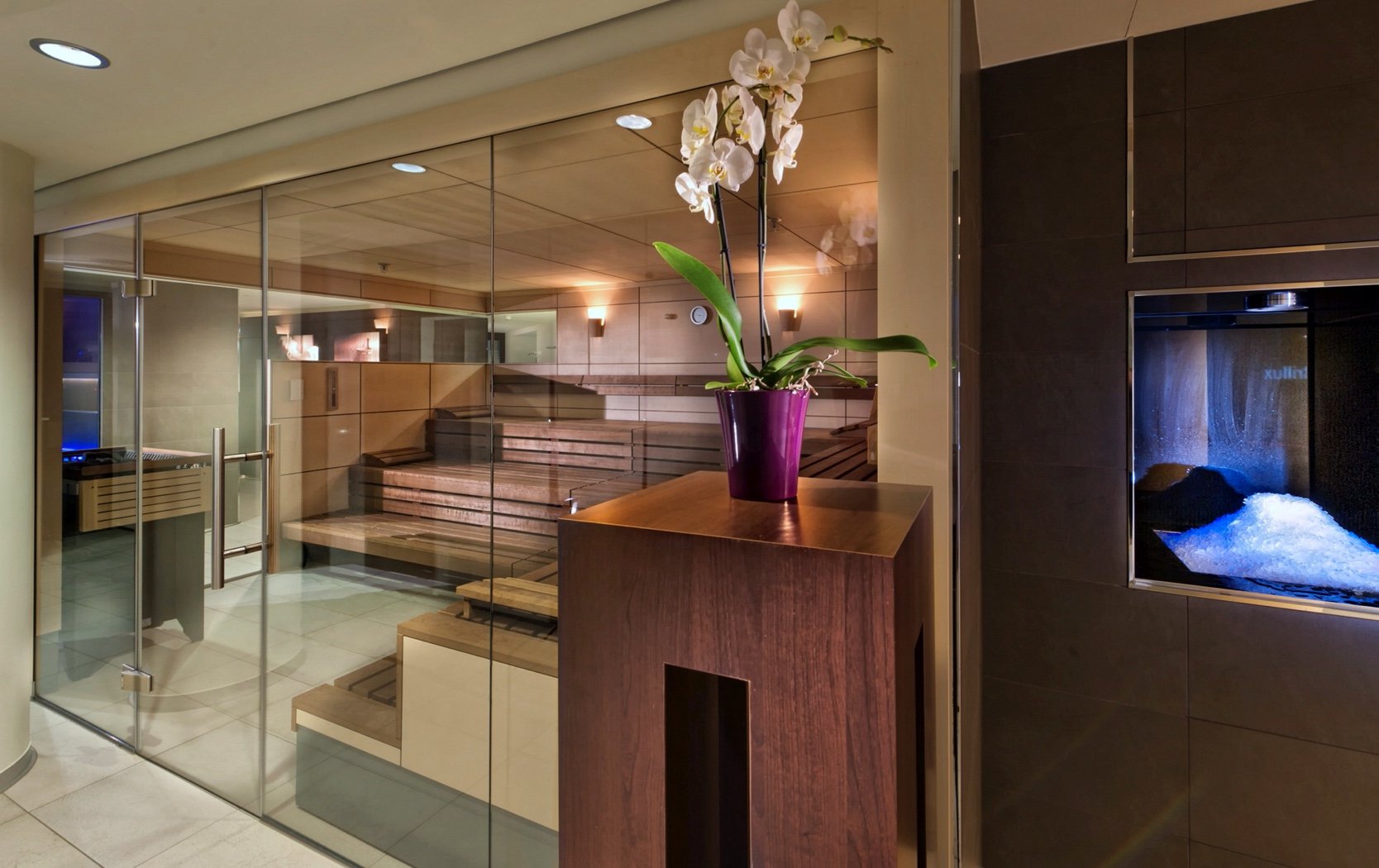 estrel-hotel-wellness-finnische-sauna.jpg