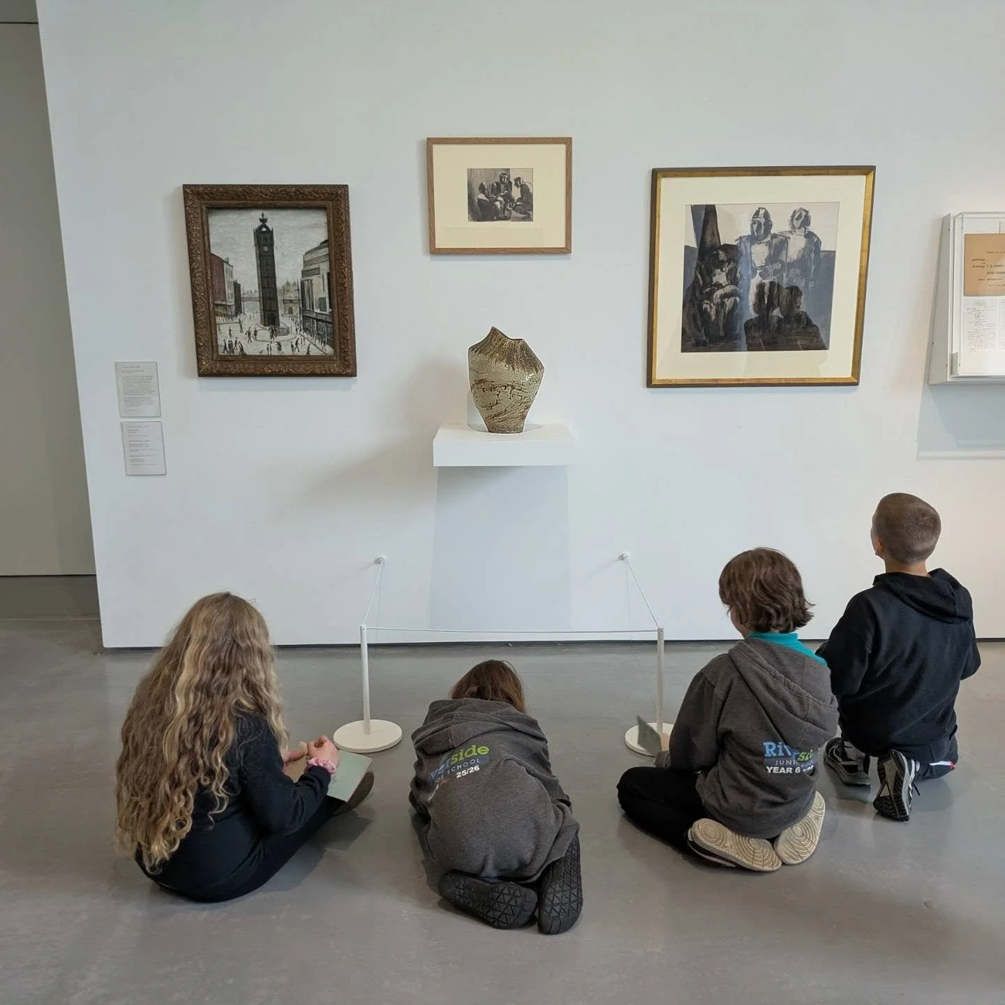 Merlin's have enjoyed their trip to the Hepworth art gallery, learning about the different forms of art and practicing some of the skills they had learnt about in their workshop.