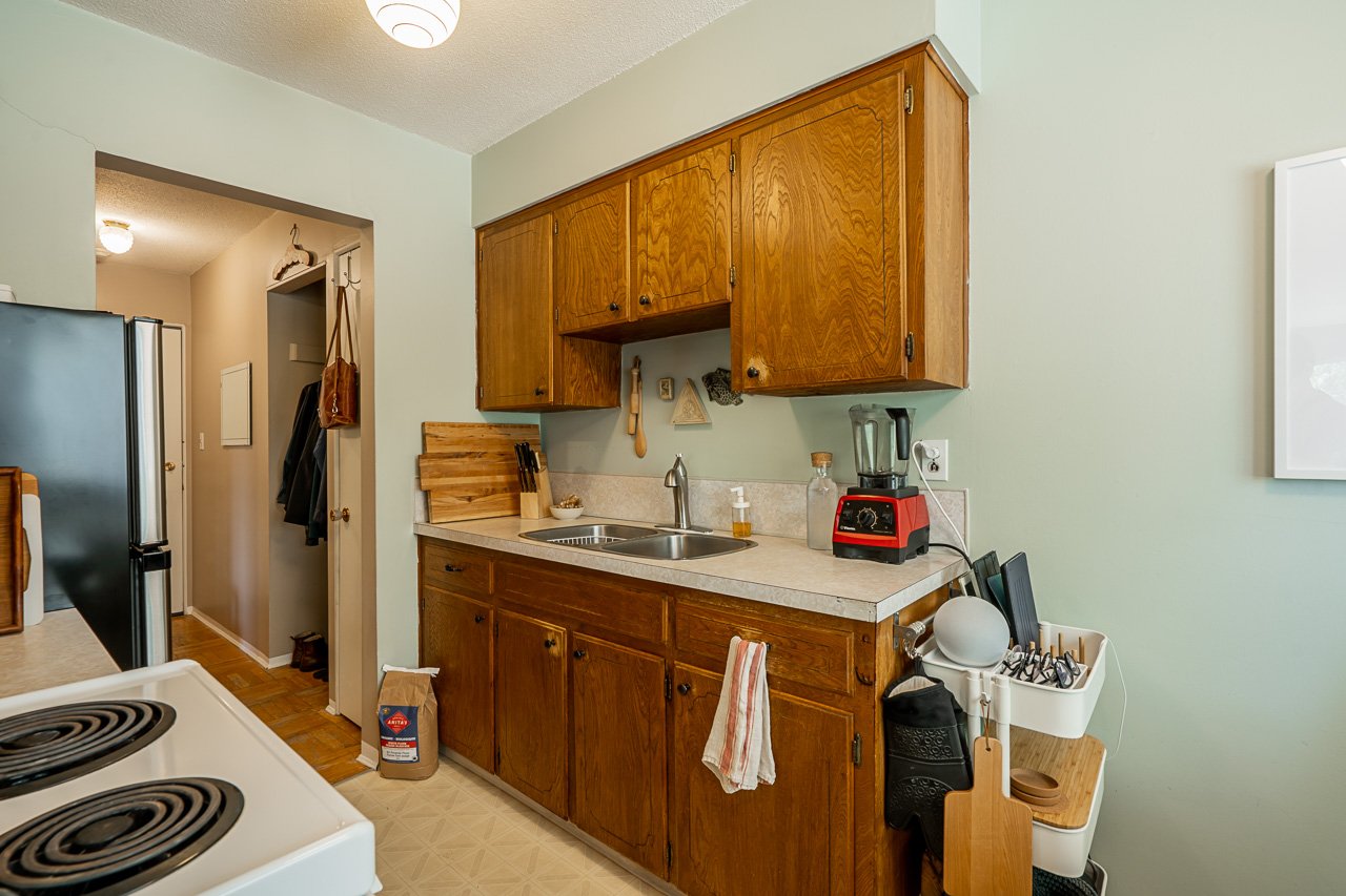 342 N Garden Drive Vancouver-11.jpg