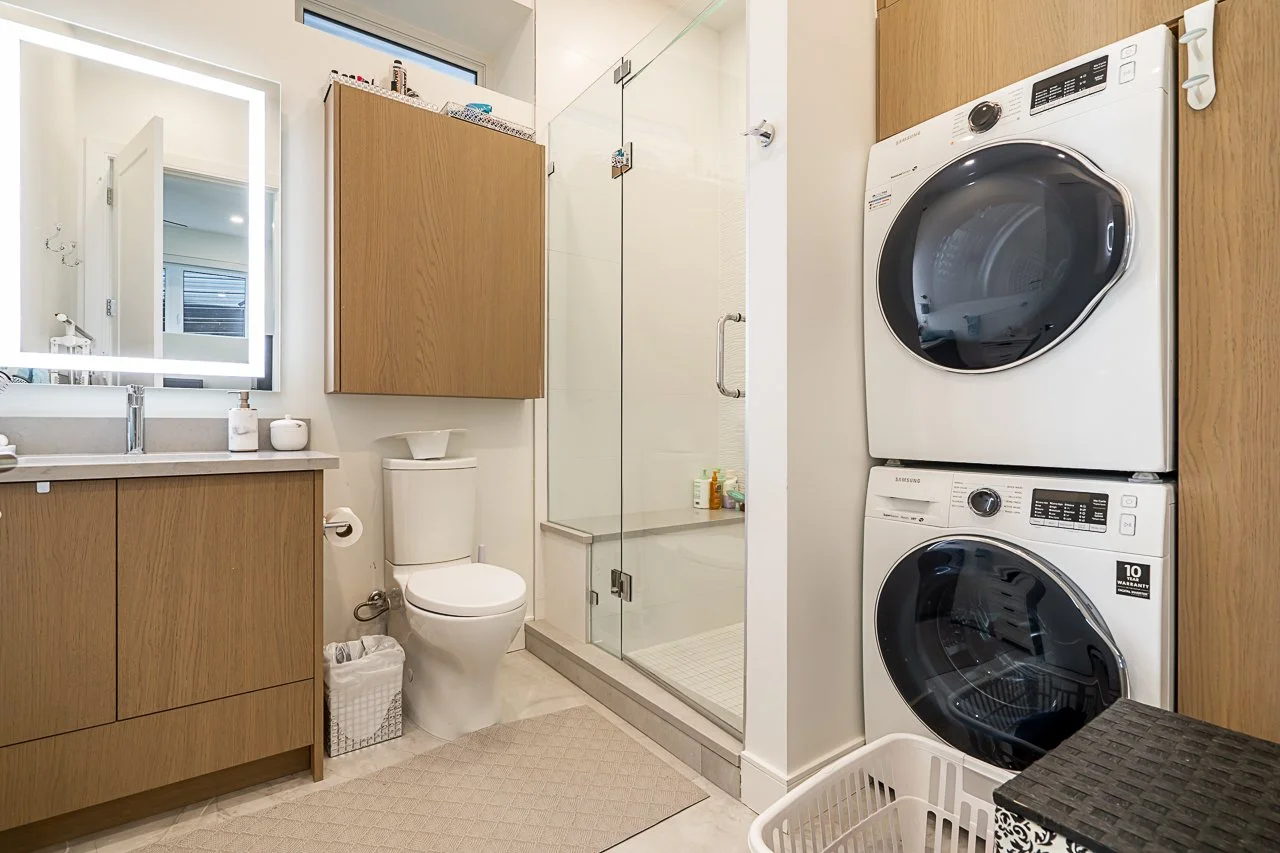 Nanny Suite Bathroom &amp; Laundry