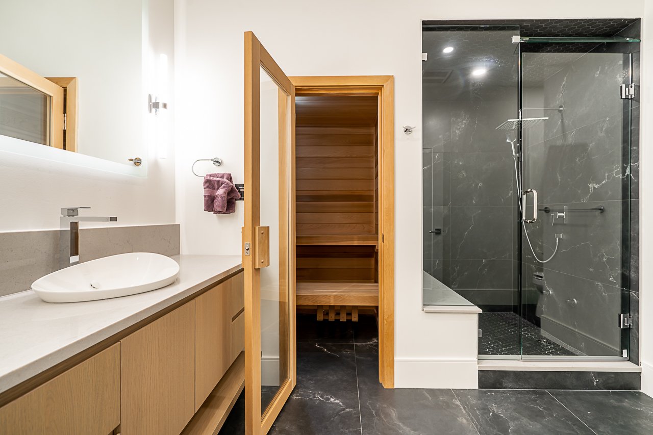 Spa &amp; Sauna