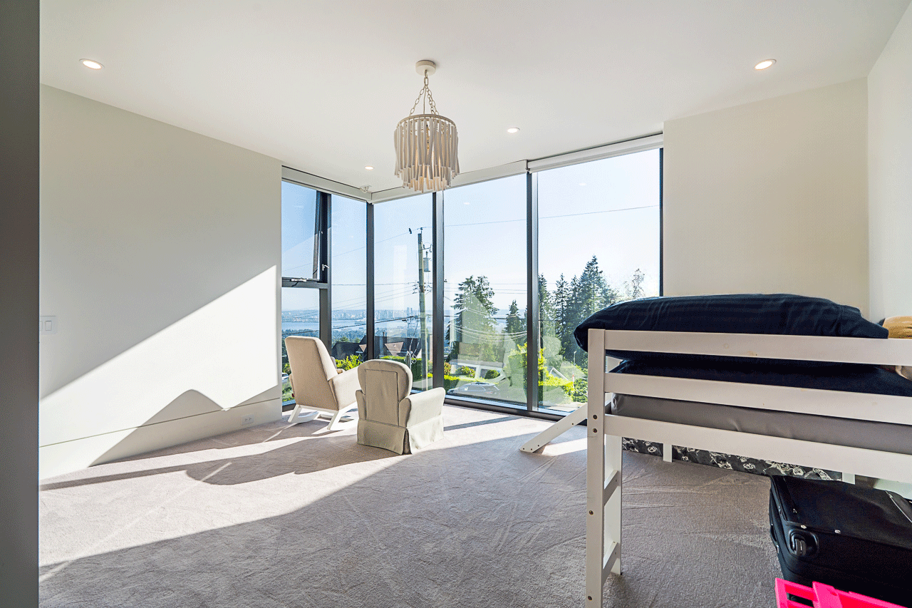 392-Ventura-Crescent-North-Vancouver-36.gif