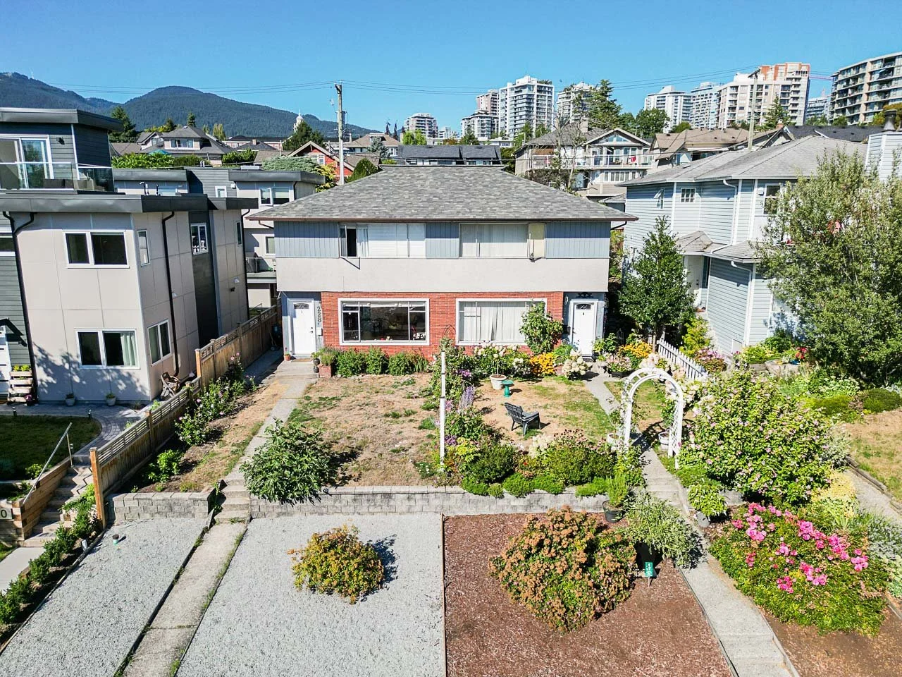226 5th Street West North Vancouver-32.jpg