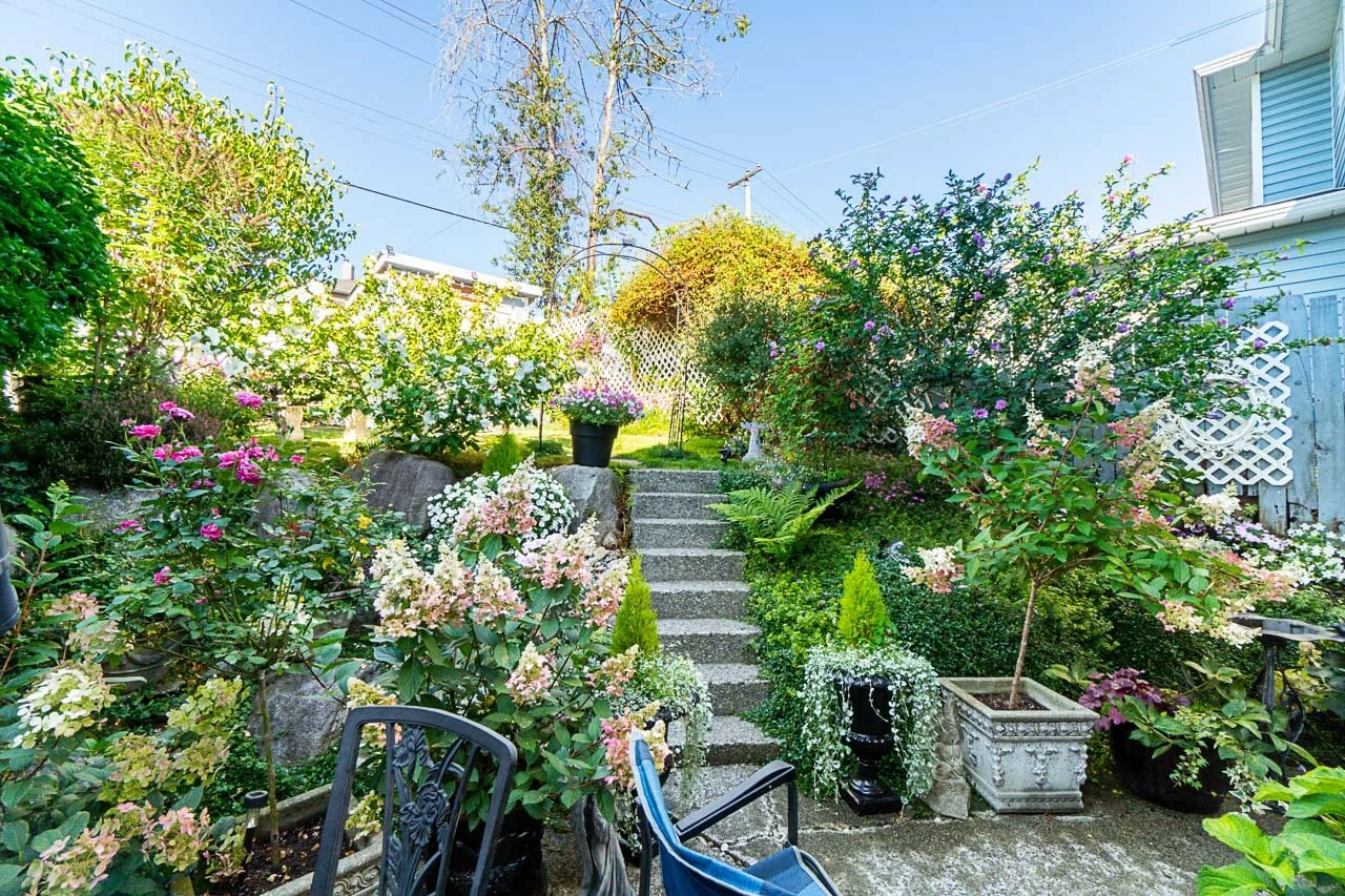 226 5th Street West North Vancouver-26.jpg