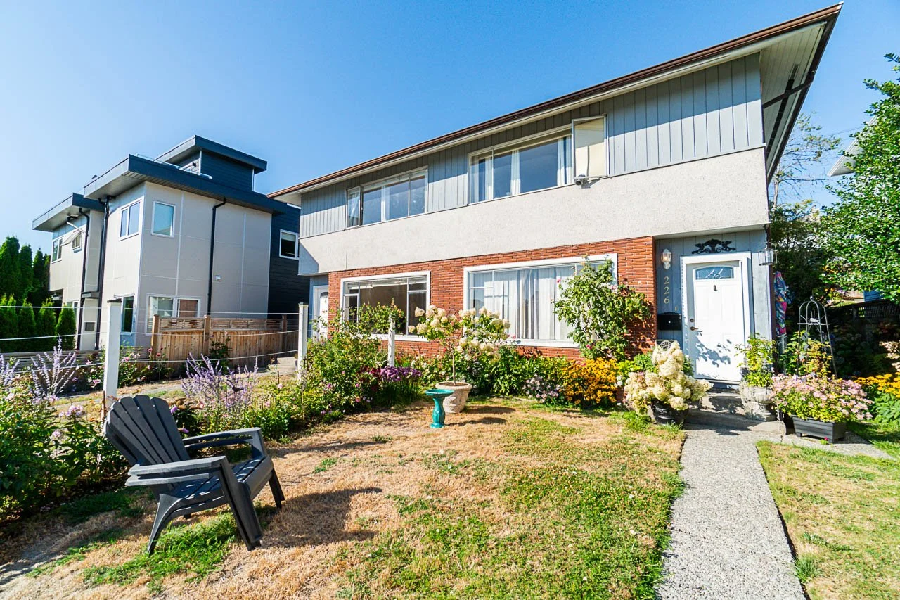 226 5th Street West North Vancouver-4.jpg
