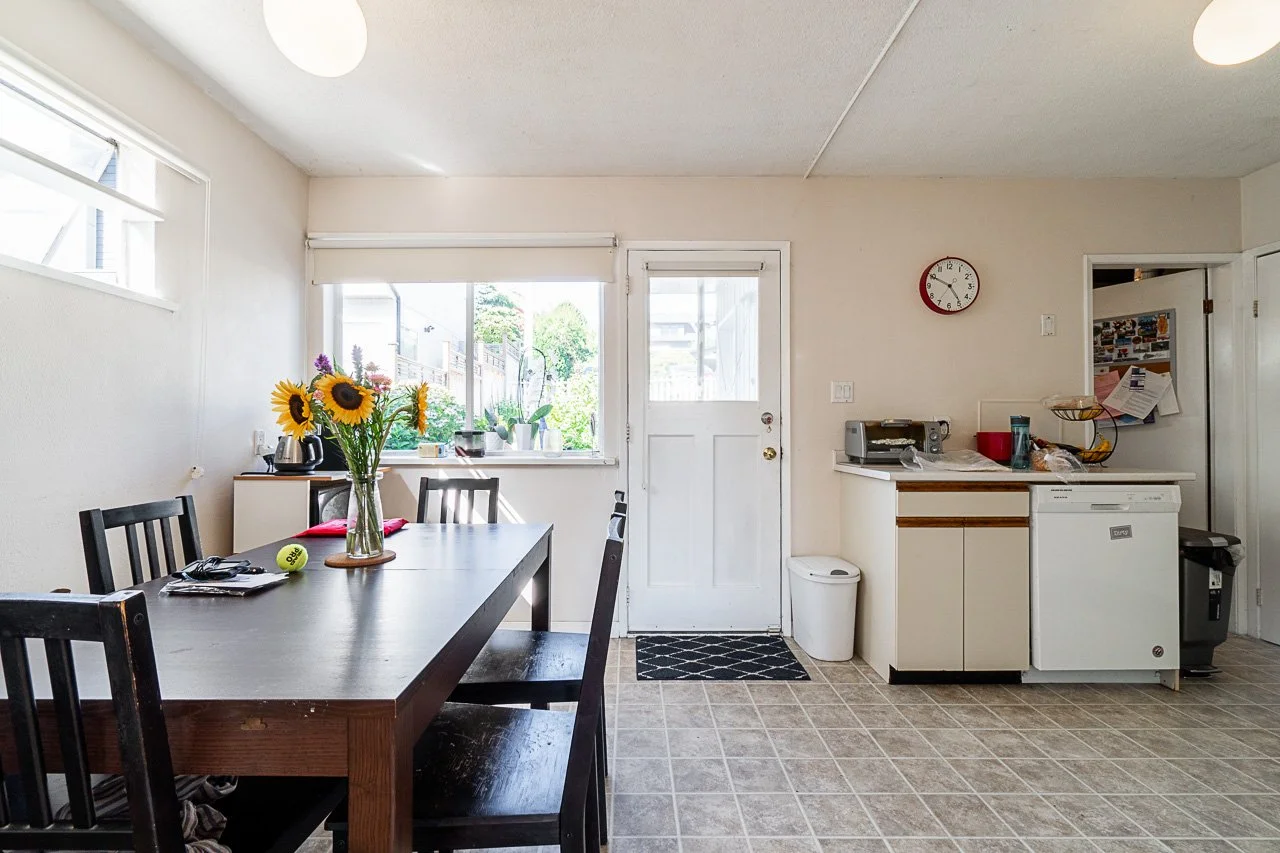 228 5th Street West North Vancouver-8.jpg