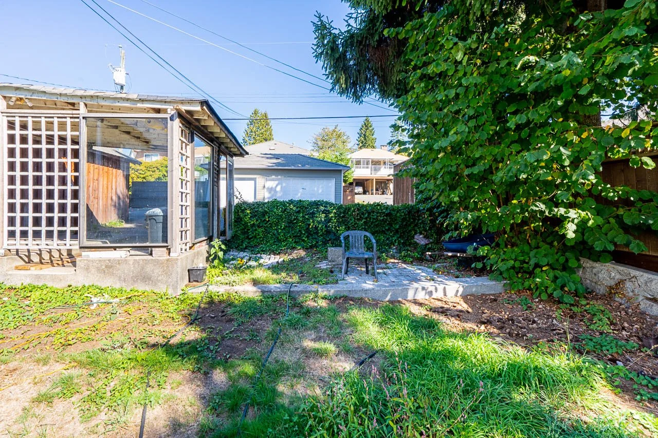 618 4th East Street North Vancouver-7.jpg