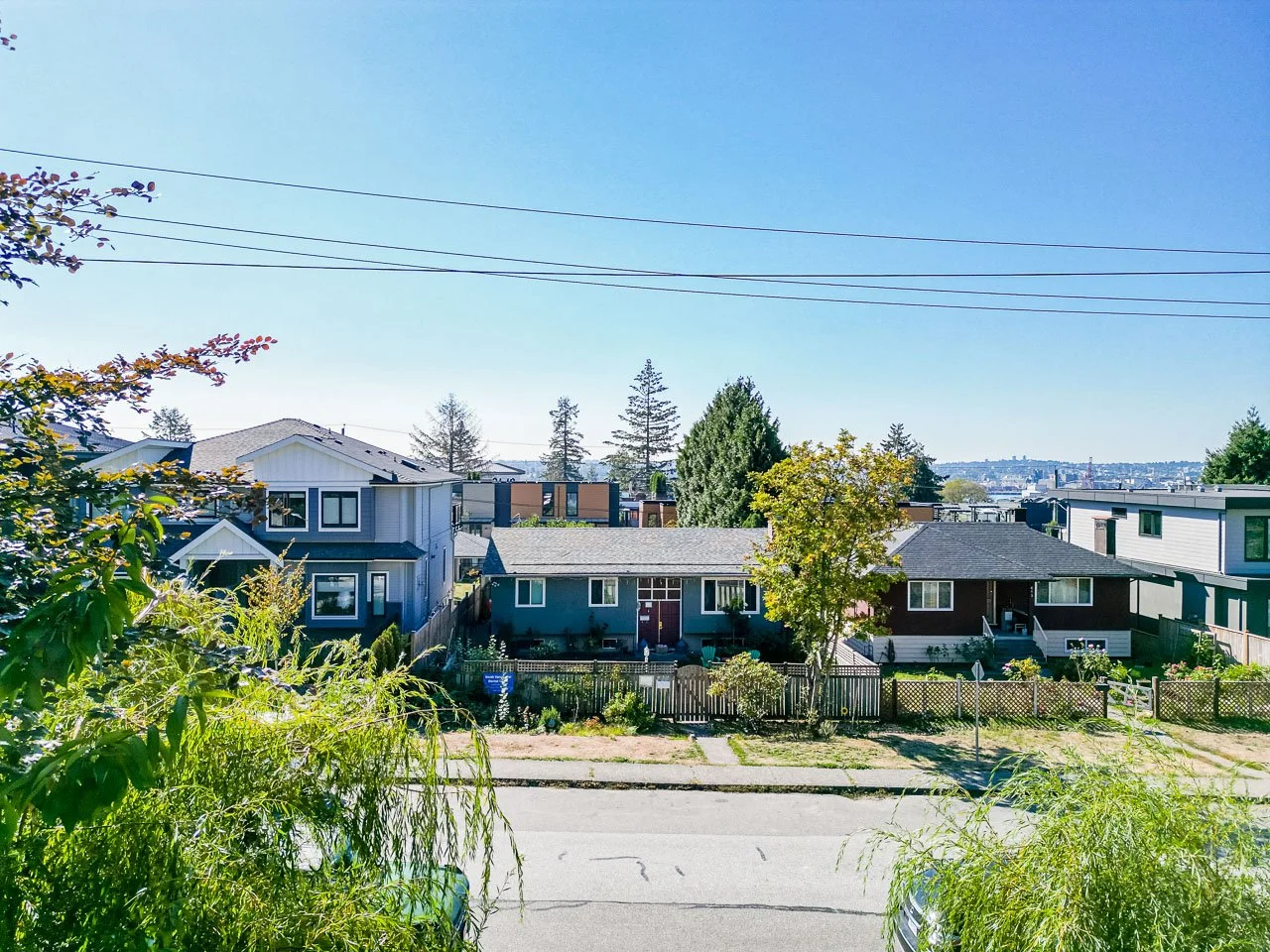 618 4th East Street North Vancouver-21.jpg