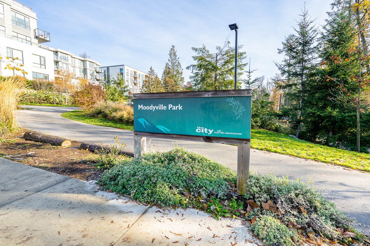 618 4th East Street North Vancouver-33.jpg