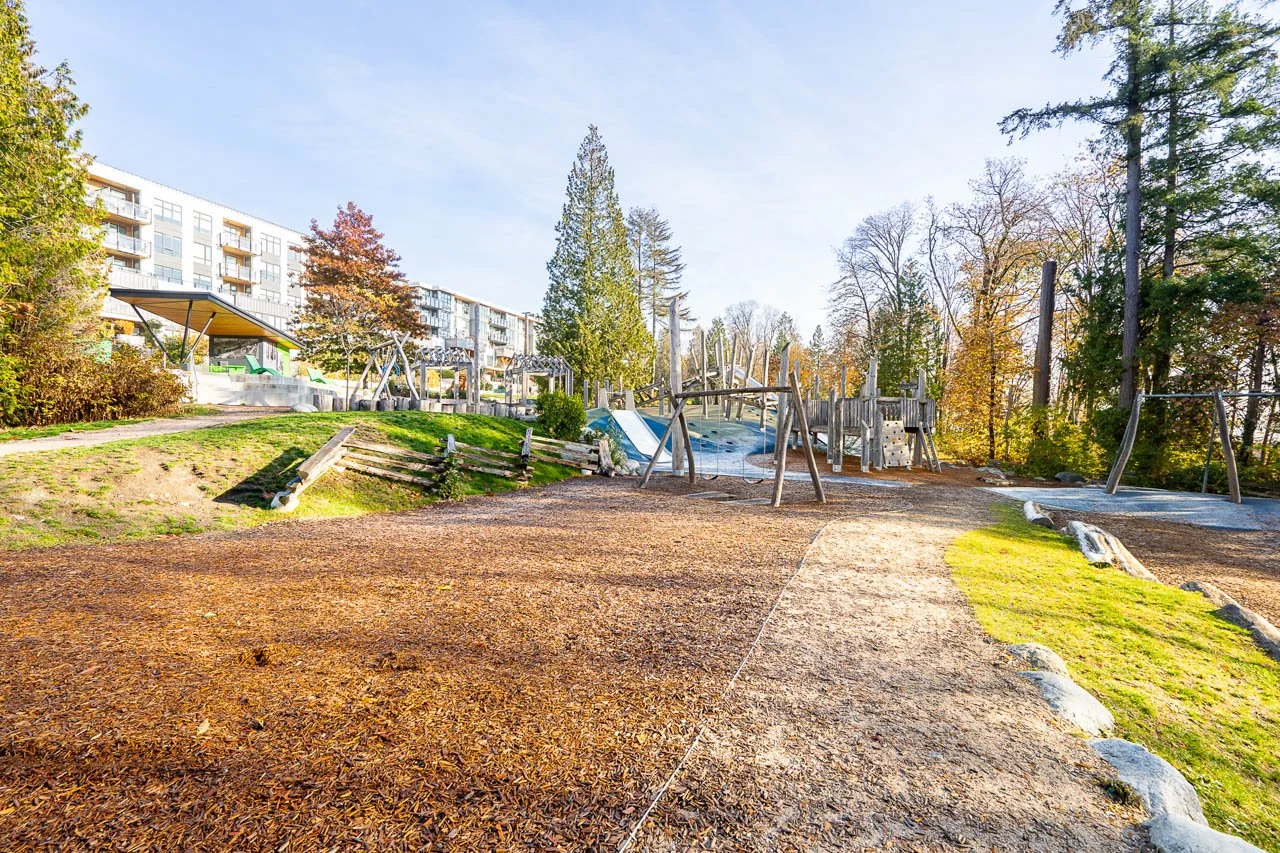 618 4th East Street North Vancouver-36.jpg