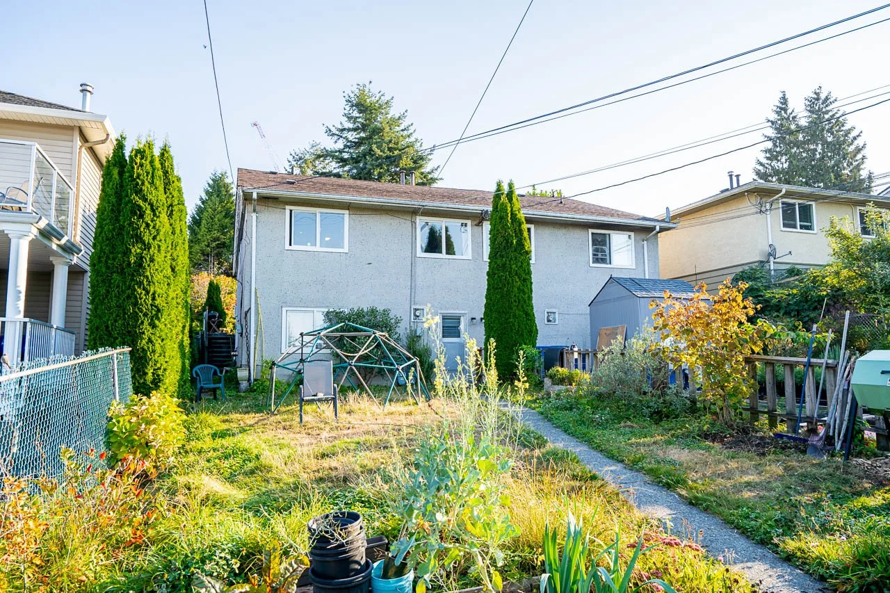 413 1st Street North Vancouver-6.jpg