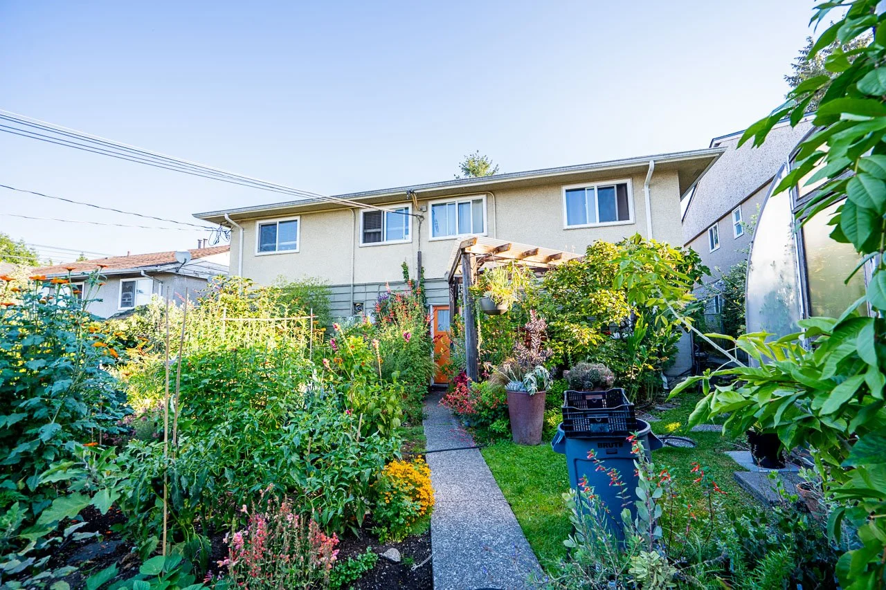 417 1st Street North Vancouver-6.jpg