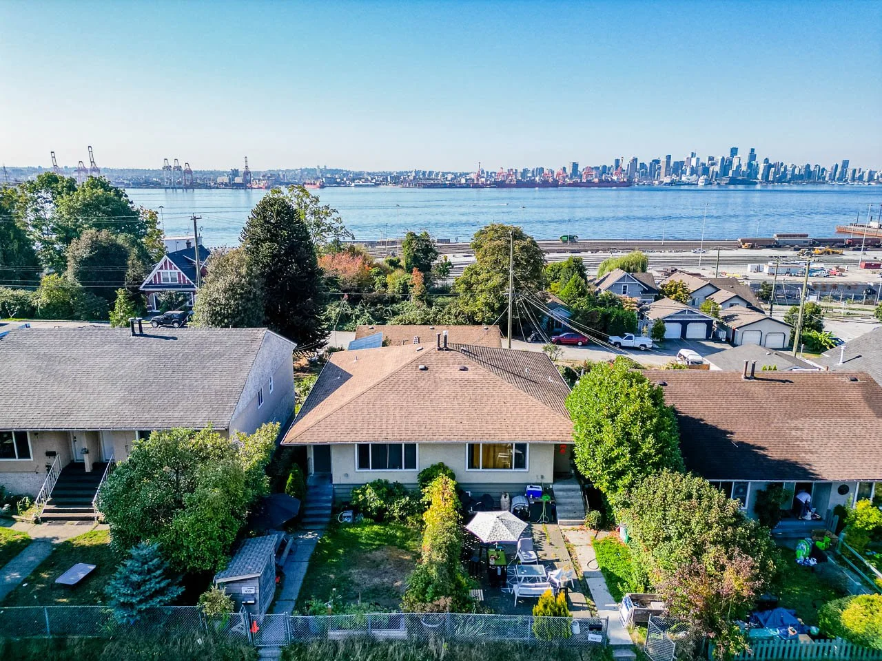 417 1st Street North Vancouver-9.jpg