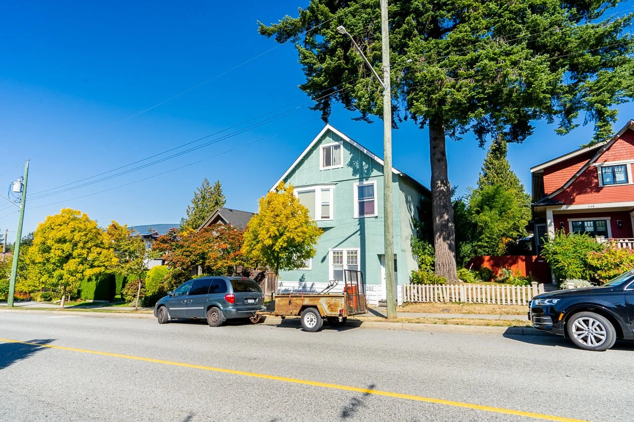 352 15th W Street North Vancouver-2.jpg