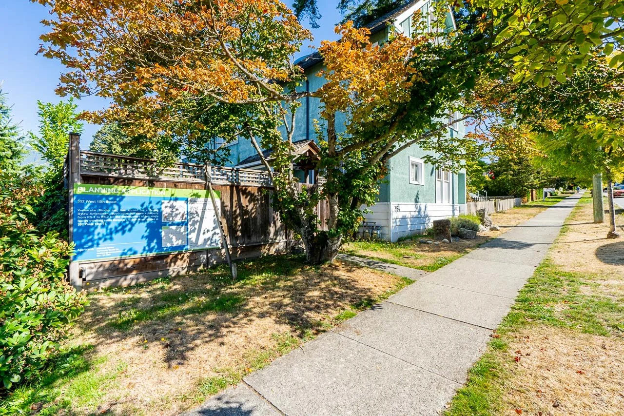 352 15th W Street North Vancouver-4.jpg