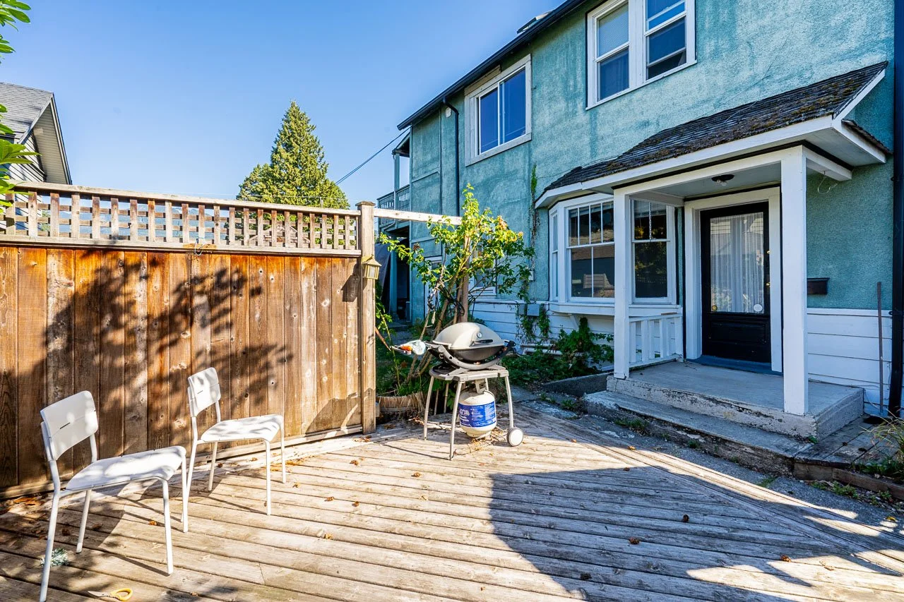 352 15th W Street North Vancouver-9.jpg
