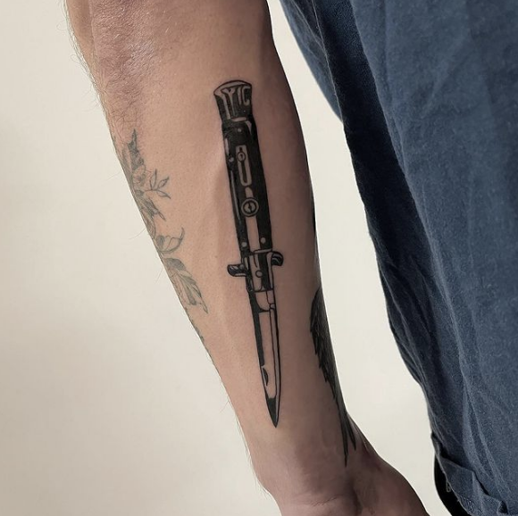 Dagger knife tattoo