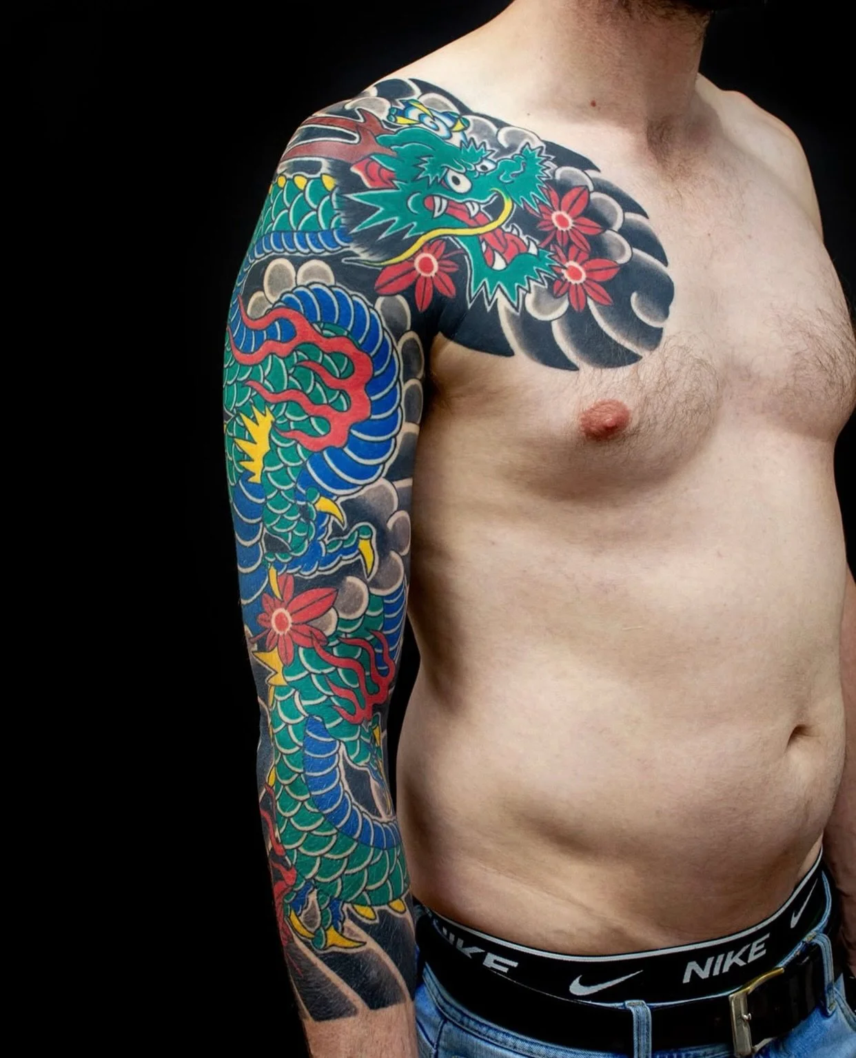 Dragon sleeve by @horiyama_ 

To book in with Horiyama you can head to her website and fill out an inquiry form, or get in touch with us:

📧 info@sunsettattoo.co.nz
🛜 www.sunsettattoo.co.nz

#sunsettattoonz #aucklandtattoo #japanesetattooing #irezu