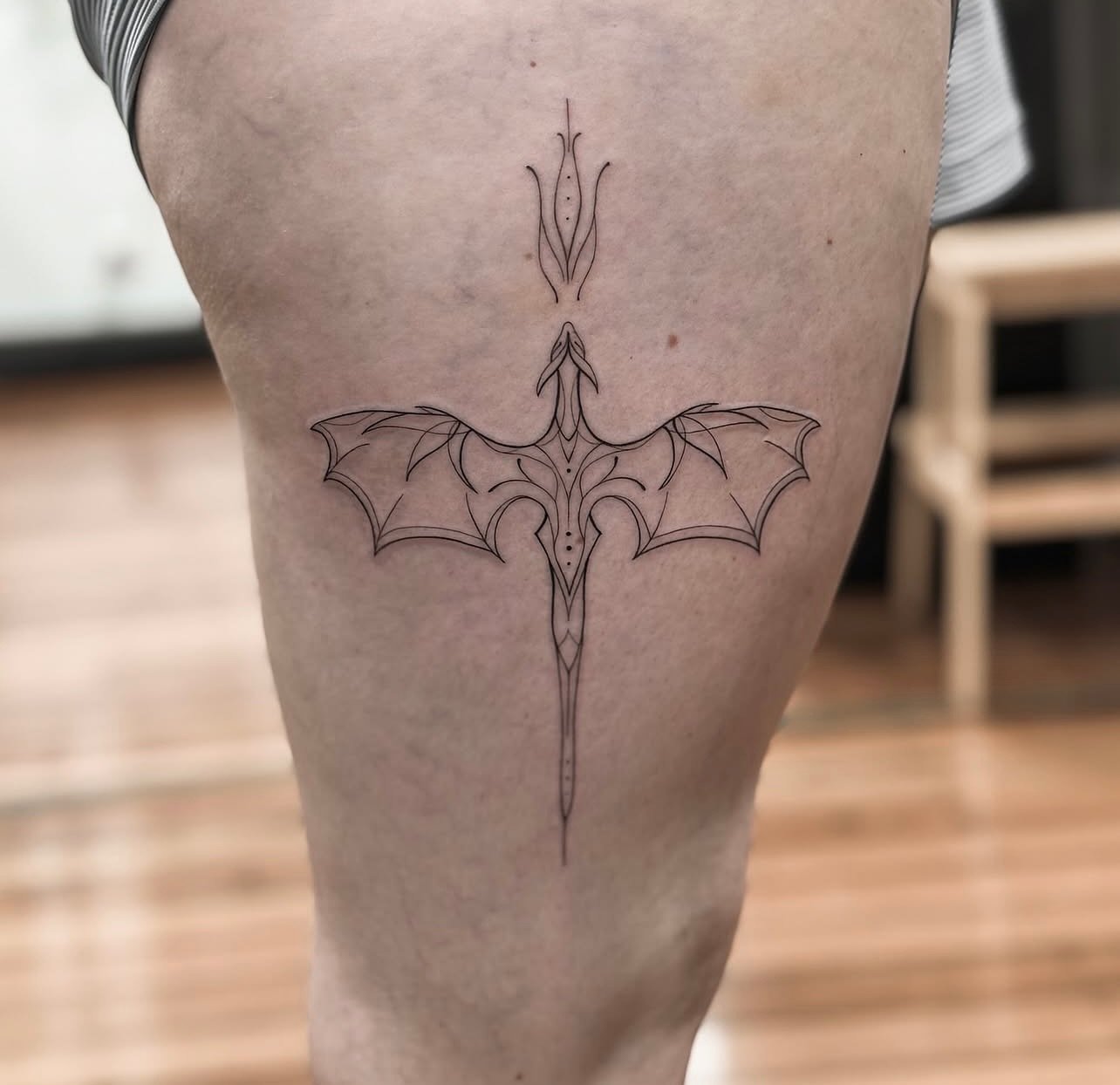 Dragon straight from Veronica&rsquo;s flash! 

To book in with @veroalarcon.tattoo you can message her directly or get in touch with us:

📧 info@sunsettattoo.co.nz
🛜 www.sunsettattoo.co.nz

#sunsettattoonz #aucklandtattoo #finelinetattoo #fineline