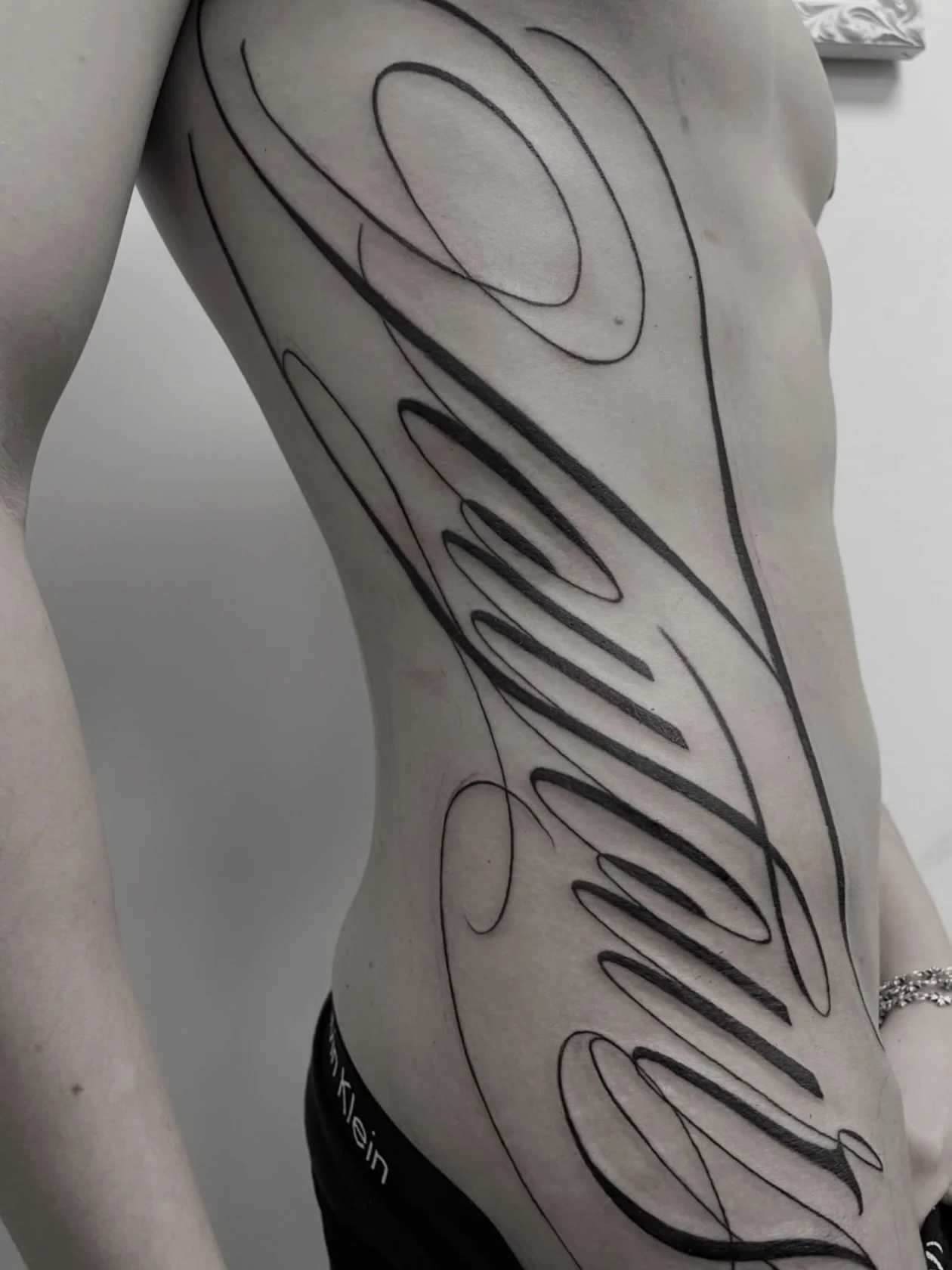 A massive one for Alberts first tattoo by @jamesdeantattooer 

If you want to get some customs script by James you can head to his website and fill out an inquiry form, or get in touch with us:

info@sunsettattoo.co.nz
www.sunsettattoo.co.nz

#sunset