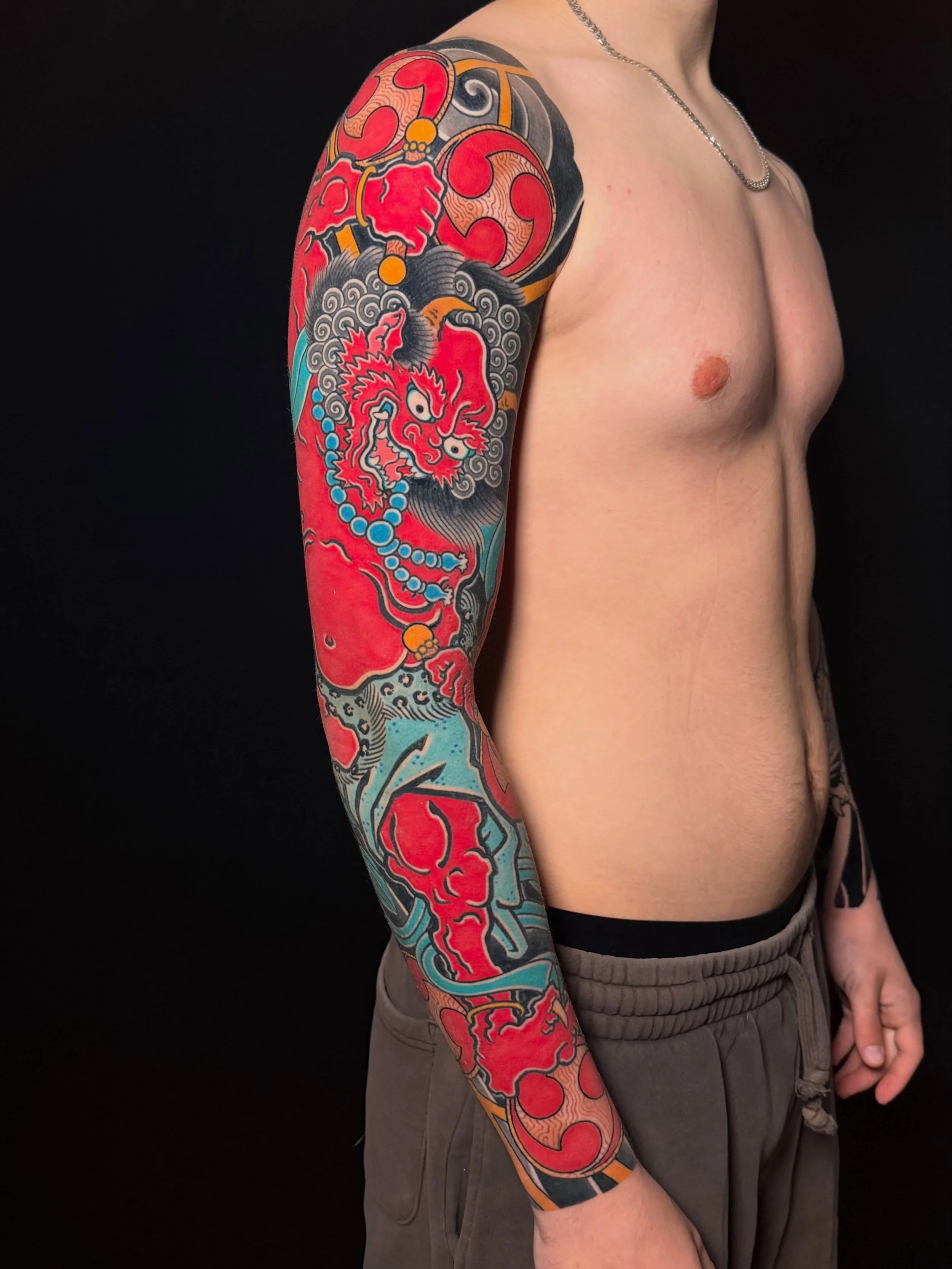 Raijin arm sleeve by @tomtom_tattoo 

Been thinking about starting a sleeve project? Get in touch to book a consultation with Tom:

info@sunsettattoo.co.nz
www.sunsettattoo.co.nz

#sunsettattoonz #aucklandtattoo #japanesetattoo #irezumi #raijintattoo
