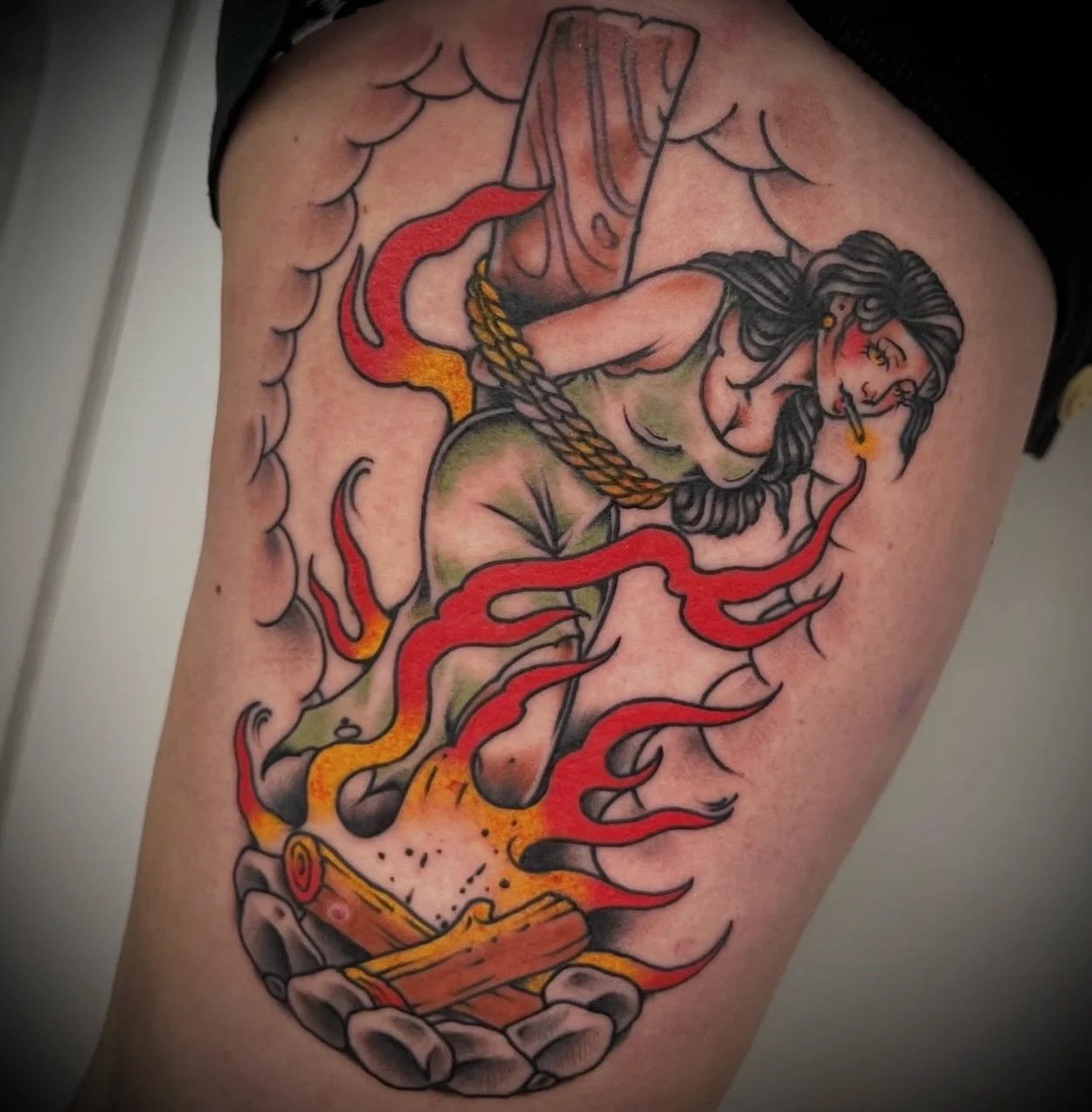 Trad witch burning at the stake by @lasttengu 

Get in touch to book your next tattoo with Leo!

info@sunsettattoo.co.nz
www.sunsettattoo.co.nz

#sunsettattoonz #aucklandtattoo #traditionaltattoo #witchtattoo #tradtattoo