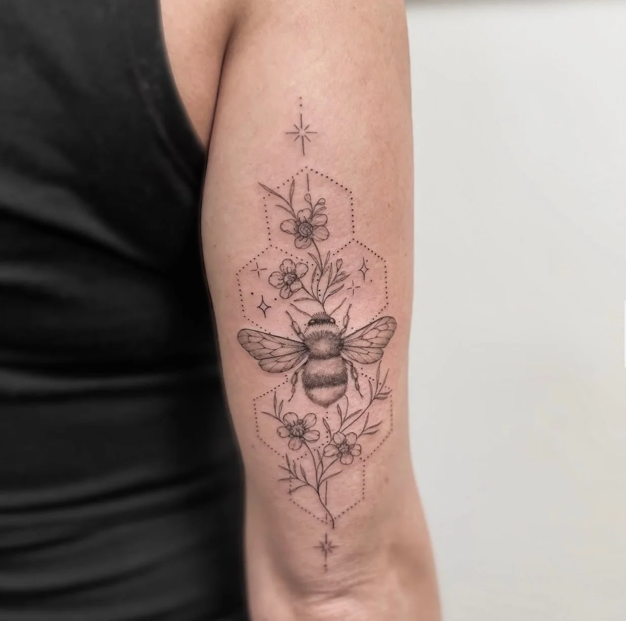 A few recent pieces made by @veroalarcon.tattoo 

To book with Veronica you can head to her website and fill out an inquiry form, or get in touch with us:

info@sunsettattoo.co.nz
www.sunsettattoo.co.nz

#sunsettattoonz #aucklandtattoo #fineline #fin
