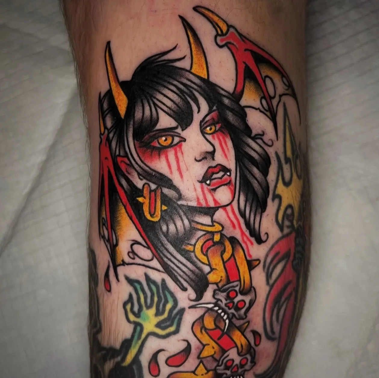 Vampire lady gap filler by @lasttengu 

Get in touch if you&rsquo;d like to book a custom tattoo from Leo, or head to his page to check out his available flash! 

info@sunsettattoo.co.nz
www.sunsettattoo.co.nz

#sunsettattoonz #aucklandtattoo #tradti