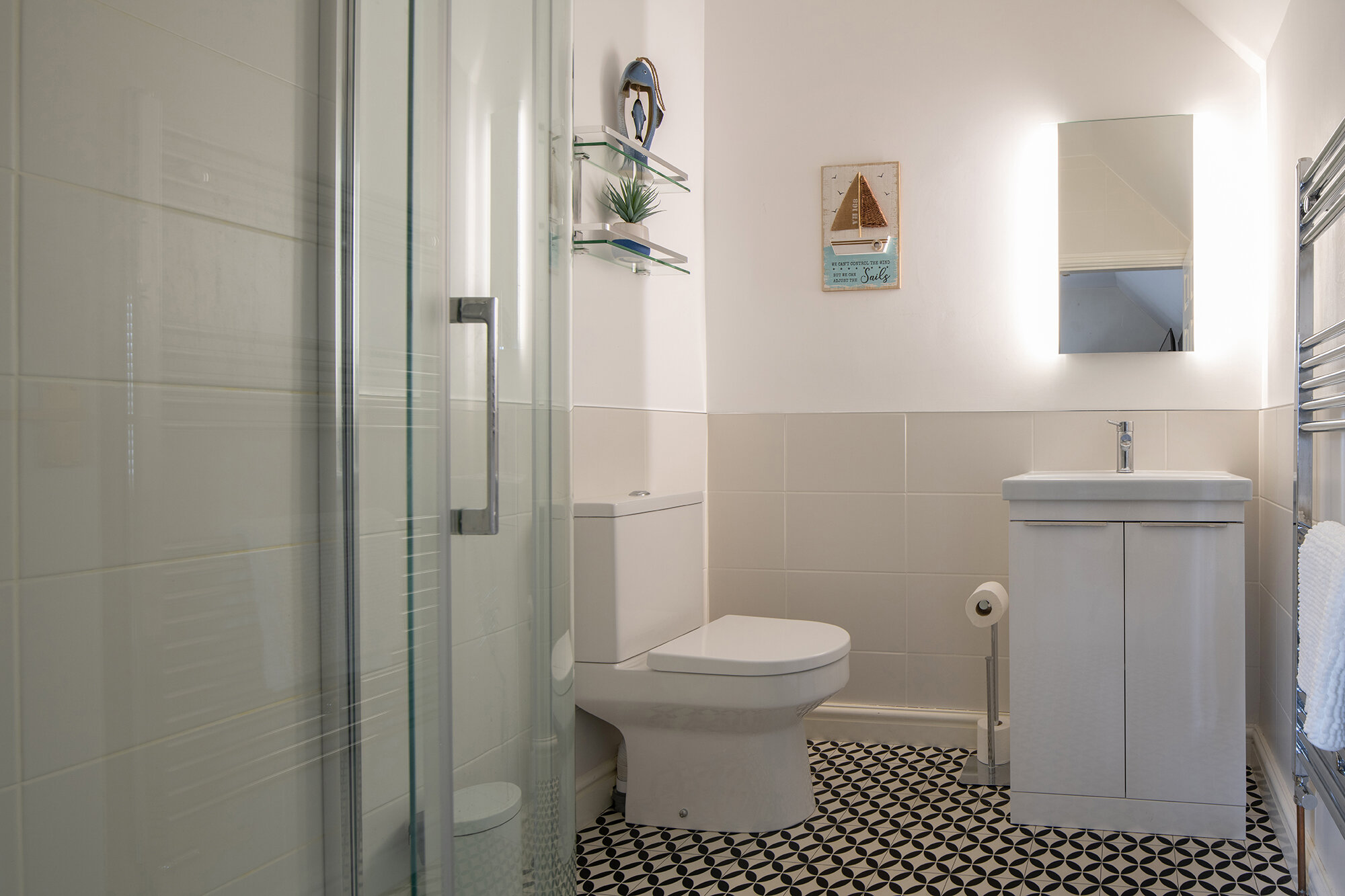 Ensuite1.jpg