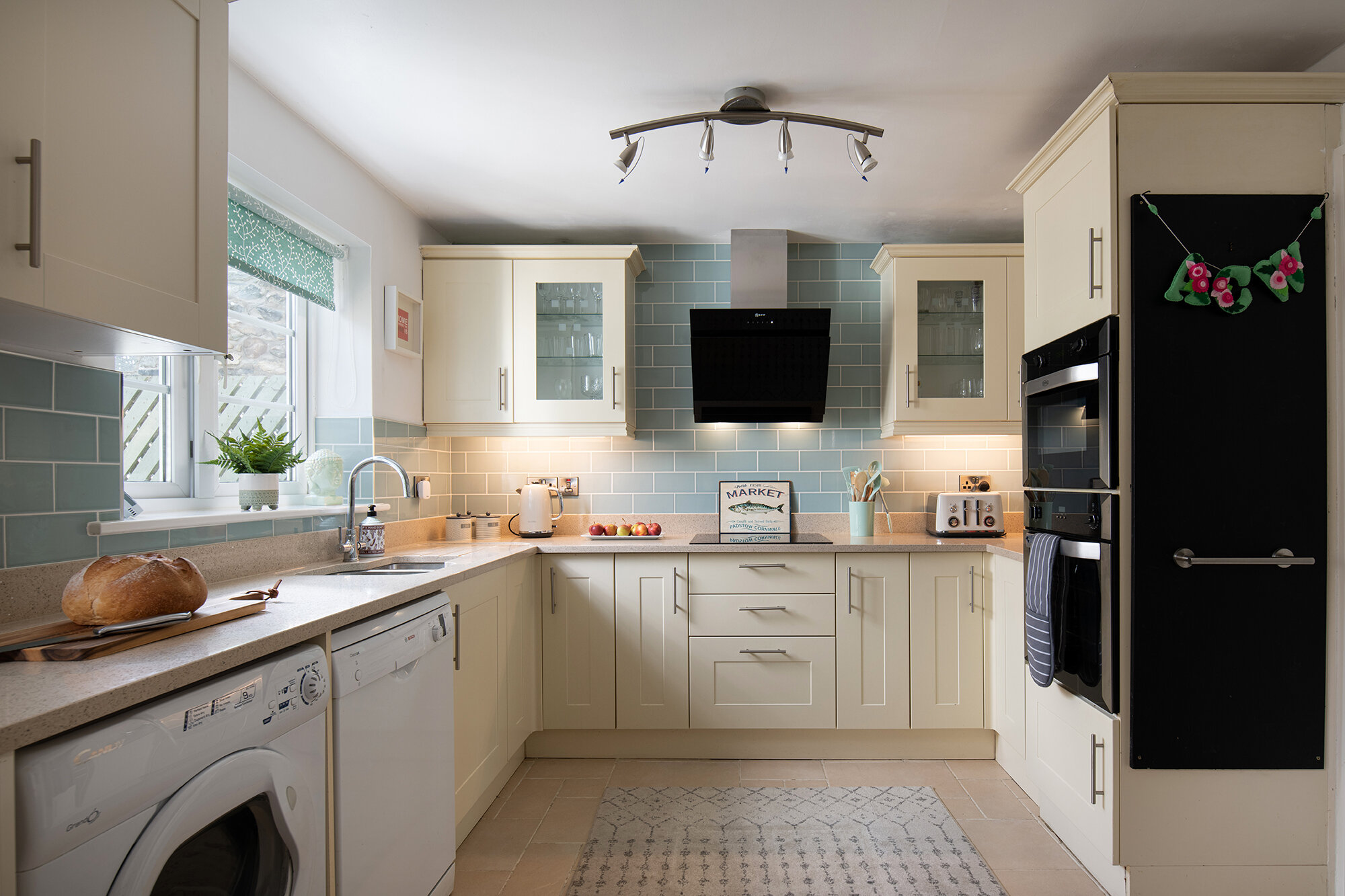 Kitchen1.jpg