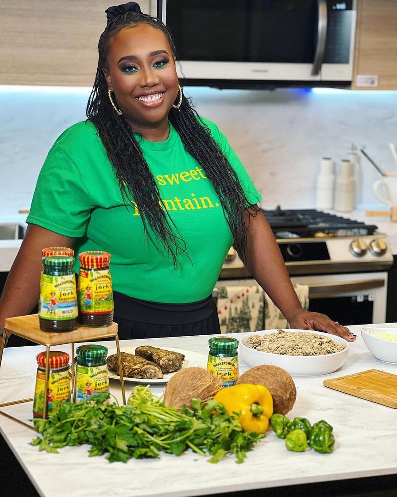 Congrats to #CBNBossLady and fren to the community @thatnursecancook 🇯🇲 on her recent in-person activation in NYC! 👏🏼👏🏼

#rp @thatnursecancook 

Last night was a dream come true! Jerk chicken egg rolls on deck with the help of @samsungus incred